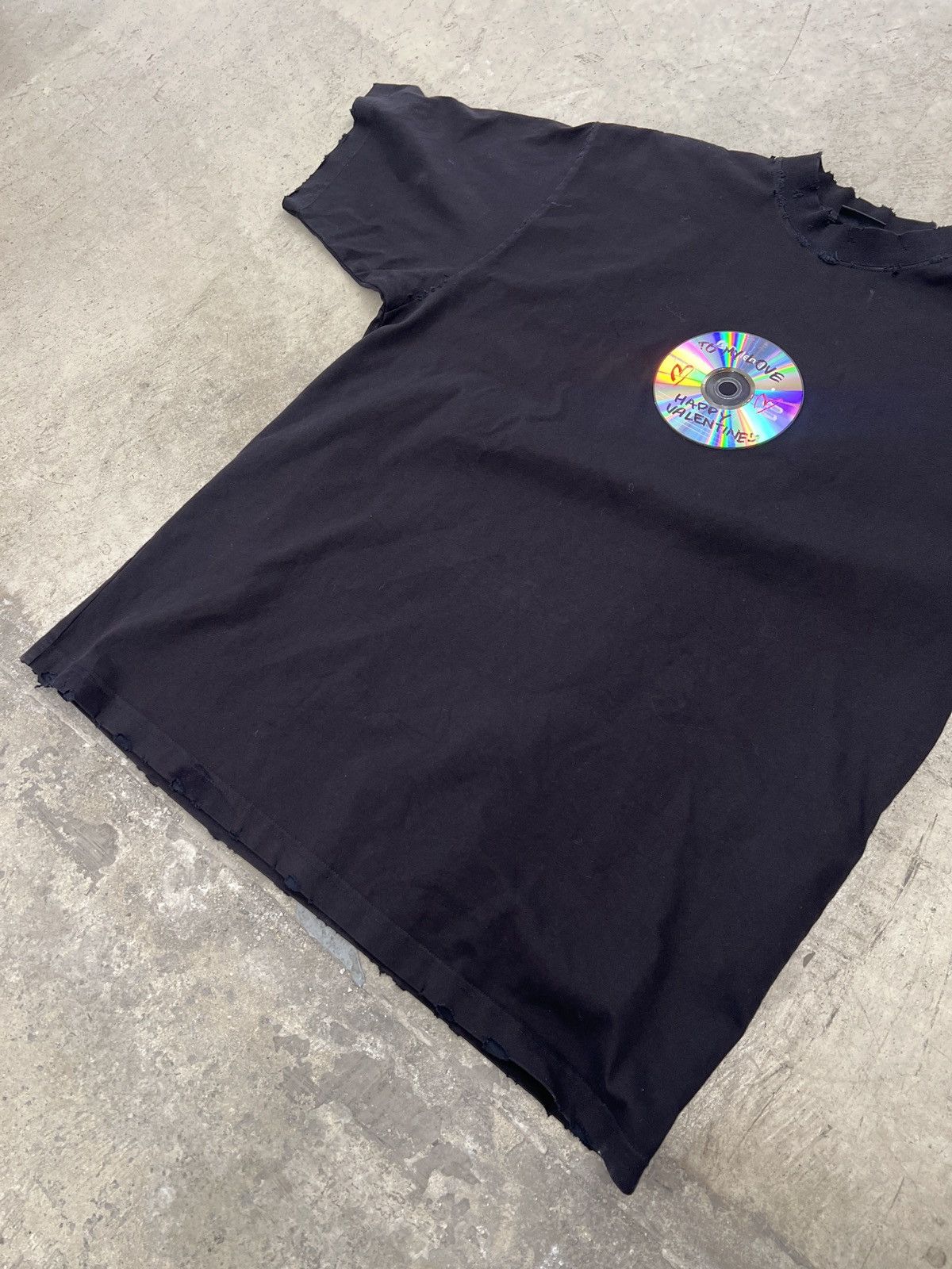 Balenciaga Balenciaga Valentine's Day Limited Edition T-Shirt Size US S / EU 44-46 / 1 - 4 Thumbnail