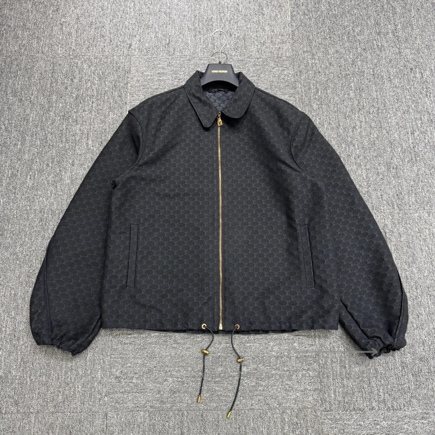 Louis Vuitton Louis Vuitton Full-print old-style jacket| Size US L / EU 52-54 / 3 - 1 Thumbnail