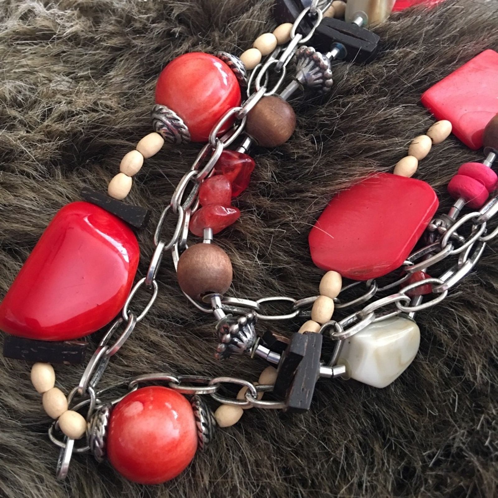Vintage Vintage red tone resin and wood bead necklace Size ONE SIZE - 6 Thumbnail