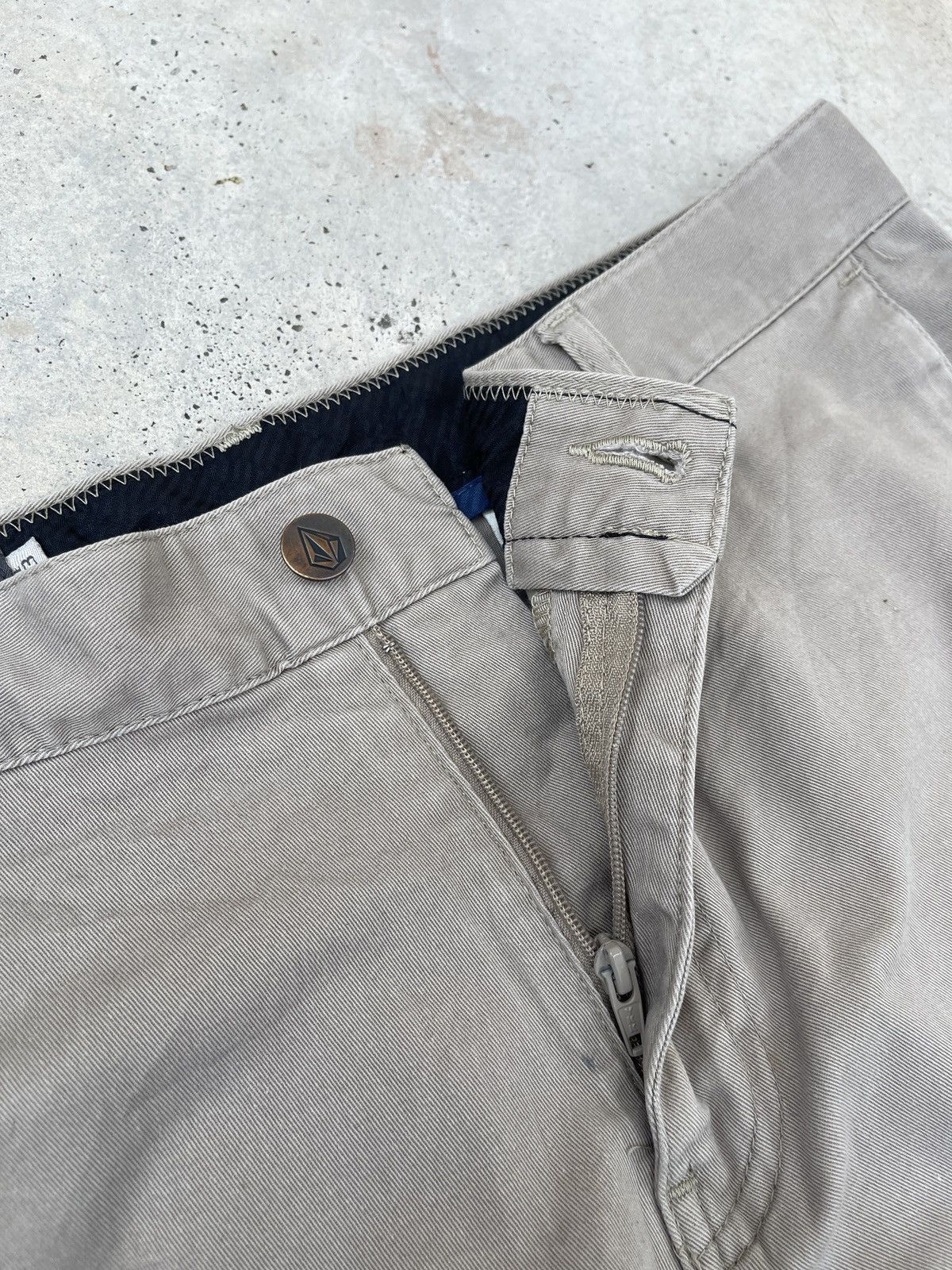 Volcom Vintage Volcom Shorts Pants Size US 33 - 6 Thumbnail