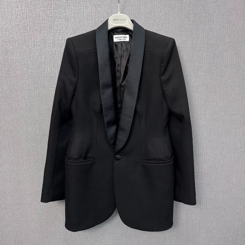 Balenciaga Balenciaga Logo waist tuxedo blazer 2502-Nextarrow Size XS / US 0-2 / IT 36-38 - 1 Thumbnail
