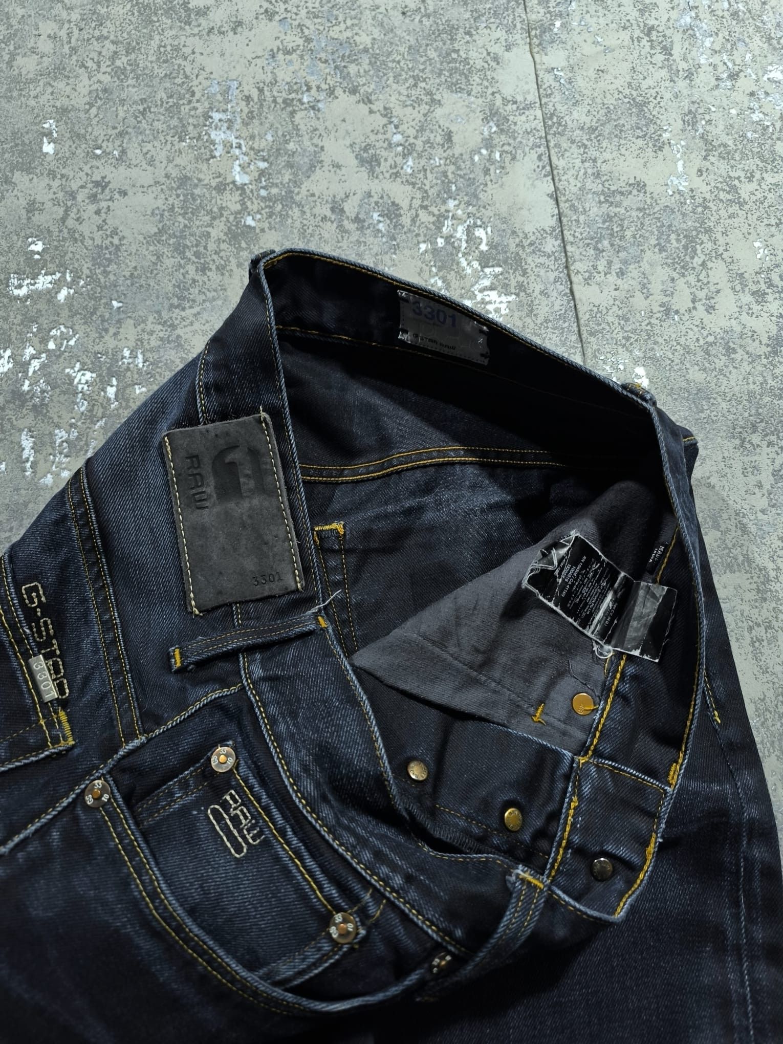 G-Star gstar shadowfaded textured straight waxy jeans Size US 33 - 6 Thumbnail