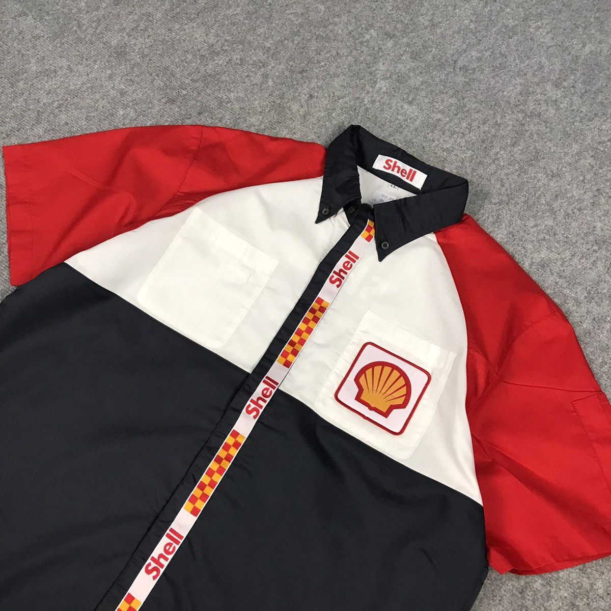 Japanese Brand Y2K SHELL HELIX OIL BRAND JAPAN STYLE DESIGN BUTTON SHIRT Size US L / EU 52-54 / 3 - 2 Thumbnail