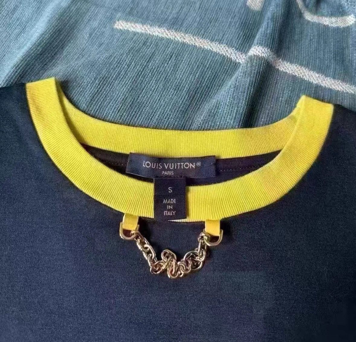 Louis Vuitton Louis Vuitton LV tee Size US S / EU 44-46 / 1 - 3 Thumbnail