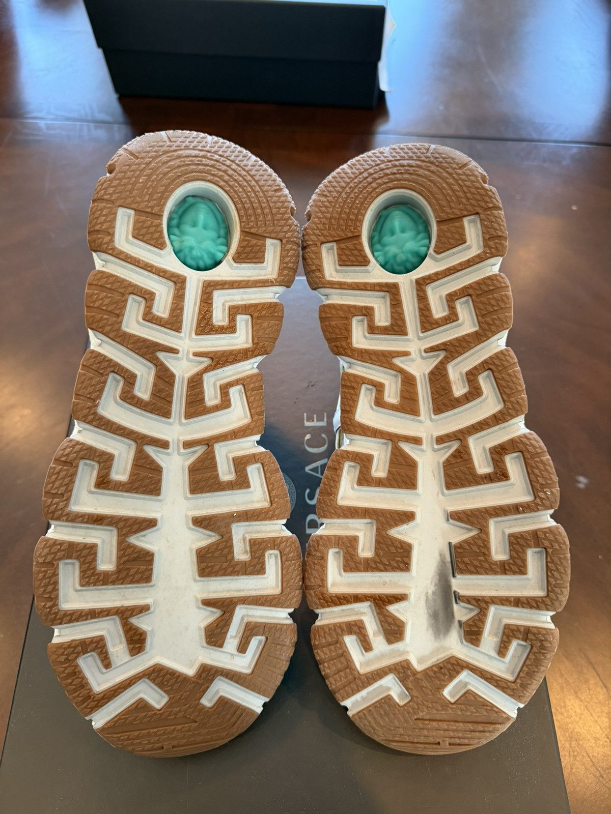 Versace Versace Trigreca Size 10 LIKE NEW Size US 10 / EU 43 - 7 Thumbnail