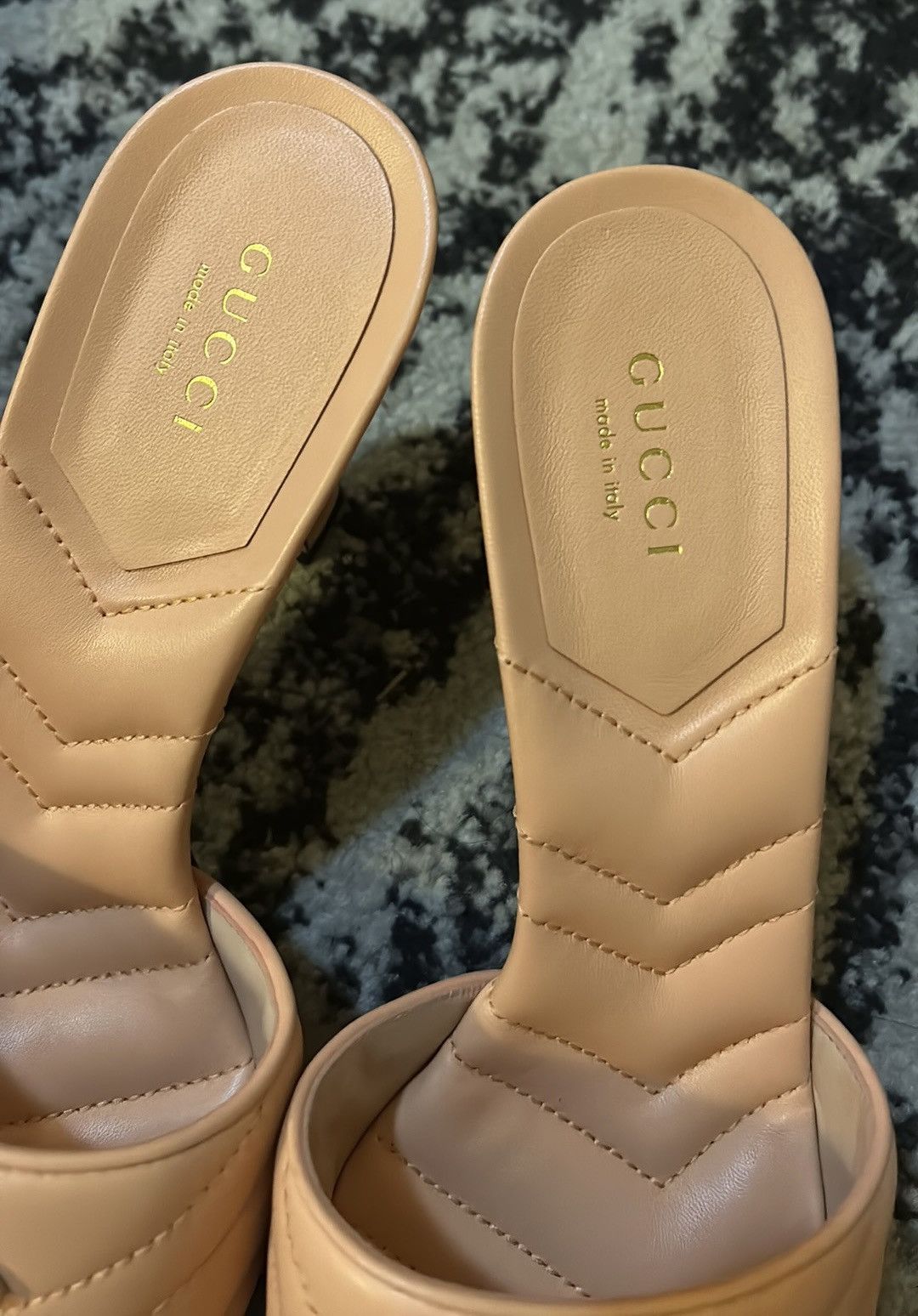 Gucci Gucci Women’s Double G Slide Sandal size 38.5 Size US 8.5 / IT 38.5 - 7 Thumbnail