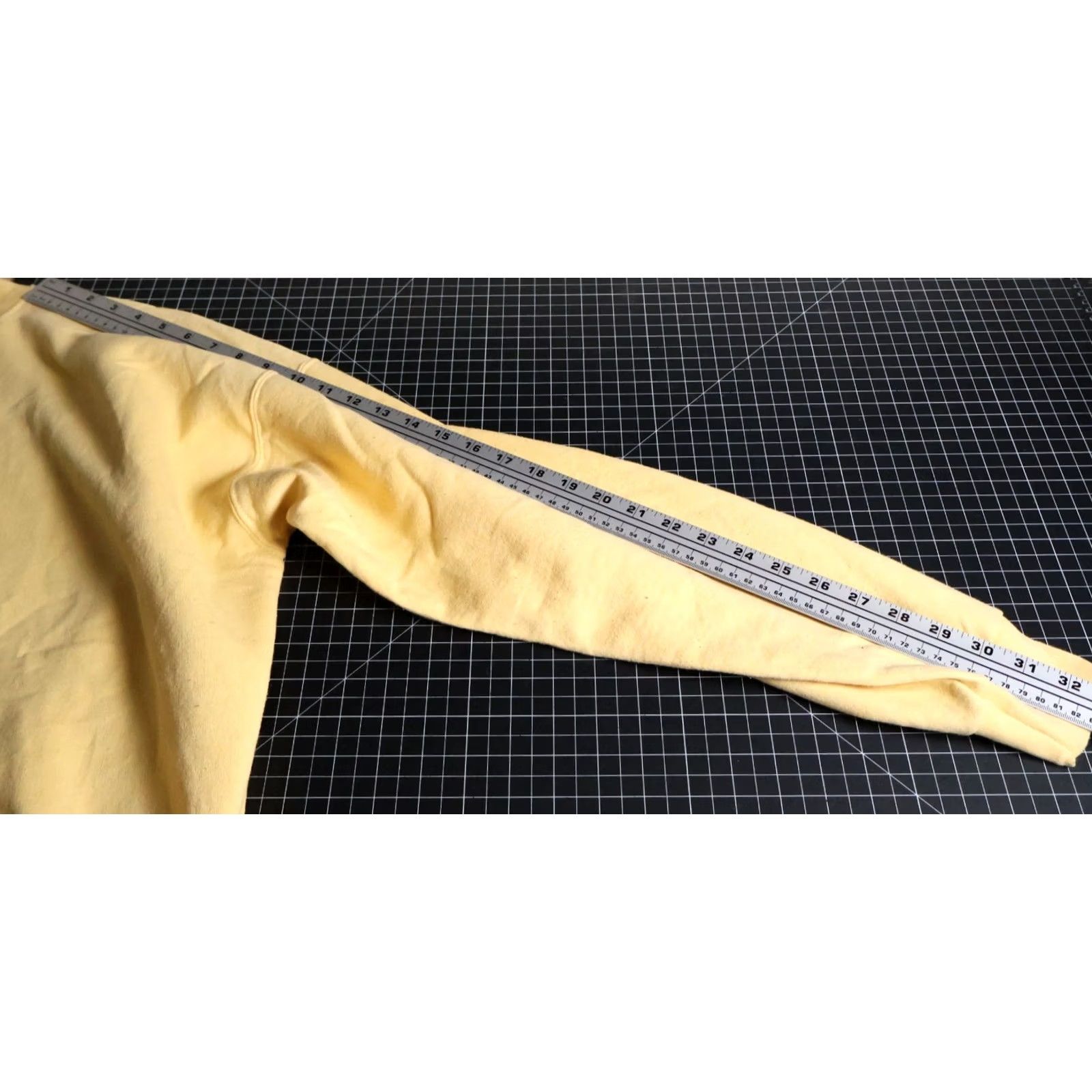 Hanes VTG Hanes Sweatshirt Women 2XL Crewneck Yellow Sault Saint Marie Sailboat Print Nautical 90s City Retro Pullover Fleece Sweatshirt Size XXL / US 16-18 / IT 52-54 - 7 Thumbnail