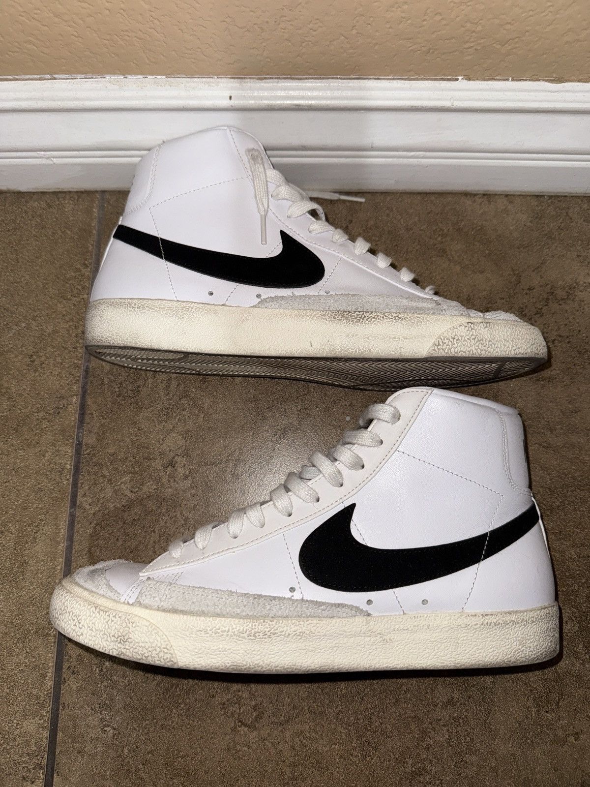 Nike Nike Blazer Mid 77 Black and White Size US 10 / EU 43 - 2 Thumbnail