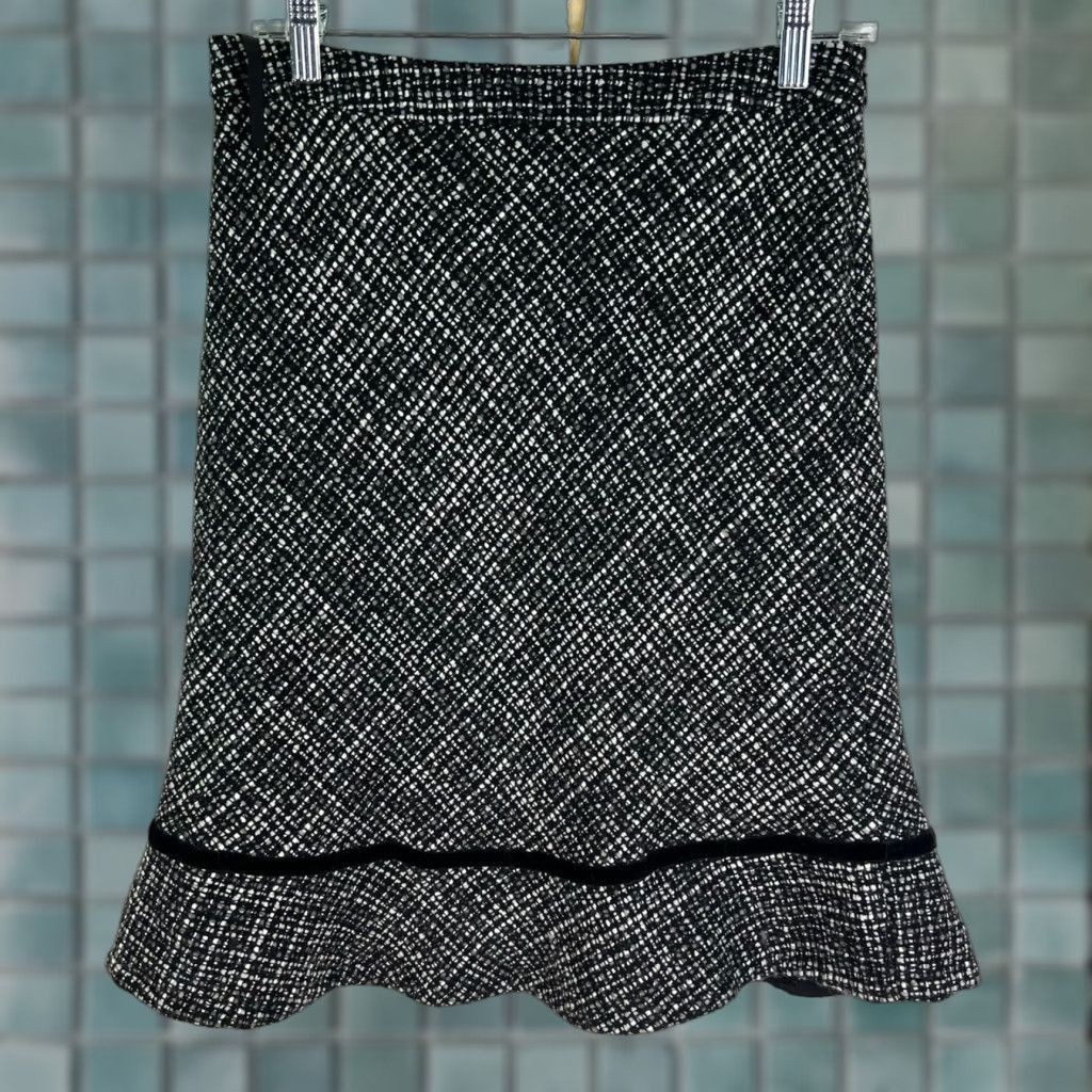 Gap Gap Skirt Wool Tweed Black White Grey Flare Knee Length Zip Front 4 Women Size 27" / US 4 / IT 40 - 1 Thumbnail