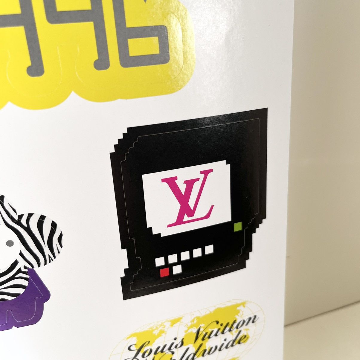 Louis Vuitton Louis Vuitton large sticker sheet Size ONE SIZE - 4 Thumbnail