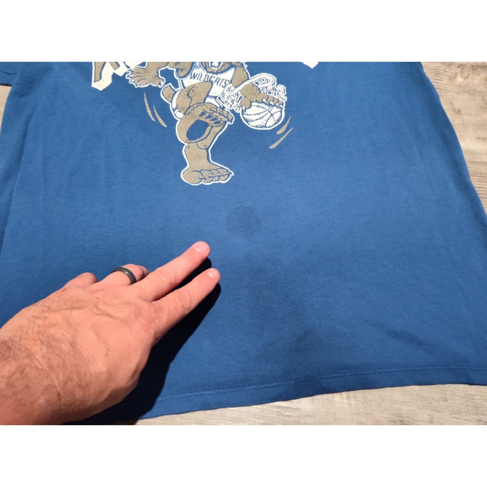 NCAA VINTAGE Swingster Kentucky Wildcats 80s Blue Graphic T-Shirt XL Made In USA NCAA Size US L / EU 52-54 / 3 - 3 Thumbnail