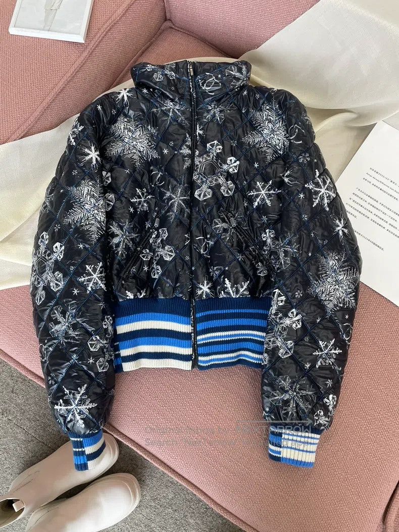 Chanel Chanel Black snowflake-printed cotton jacket Size XS / US 0-2 / IT 36-38 - 2 Thumbnail