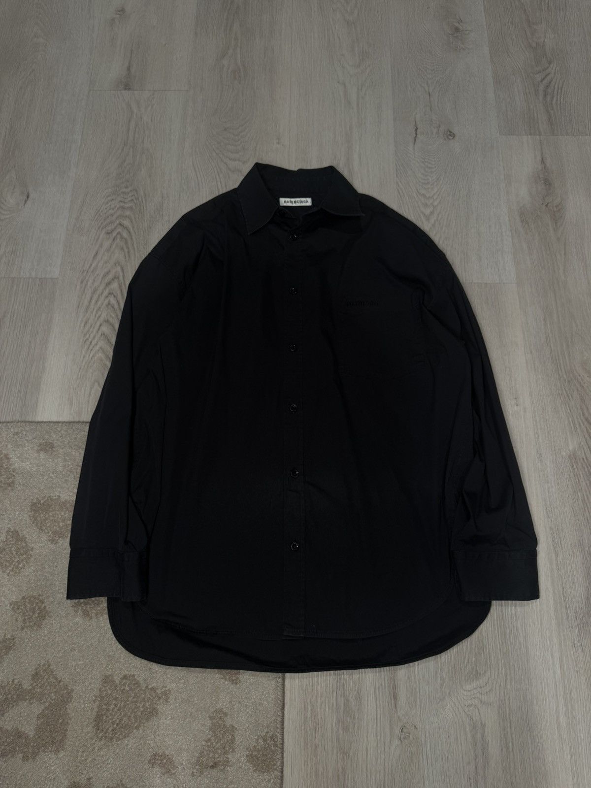 s/s 2020 oversized embroidered logo button down!!