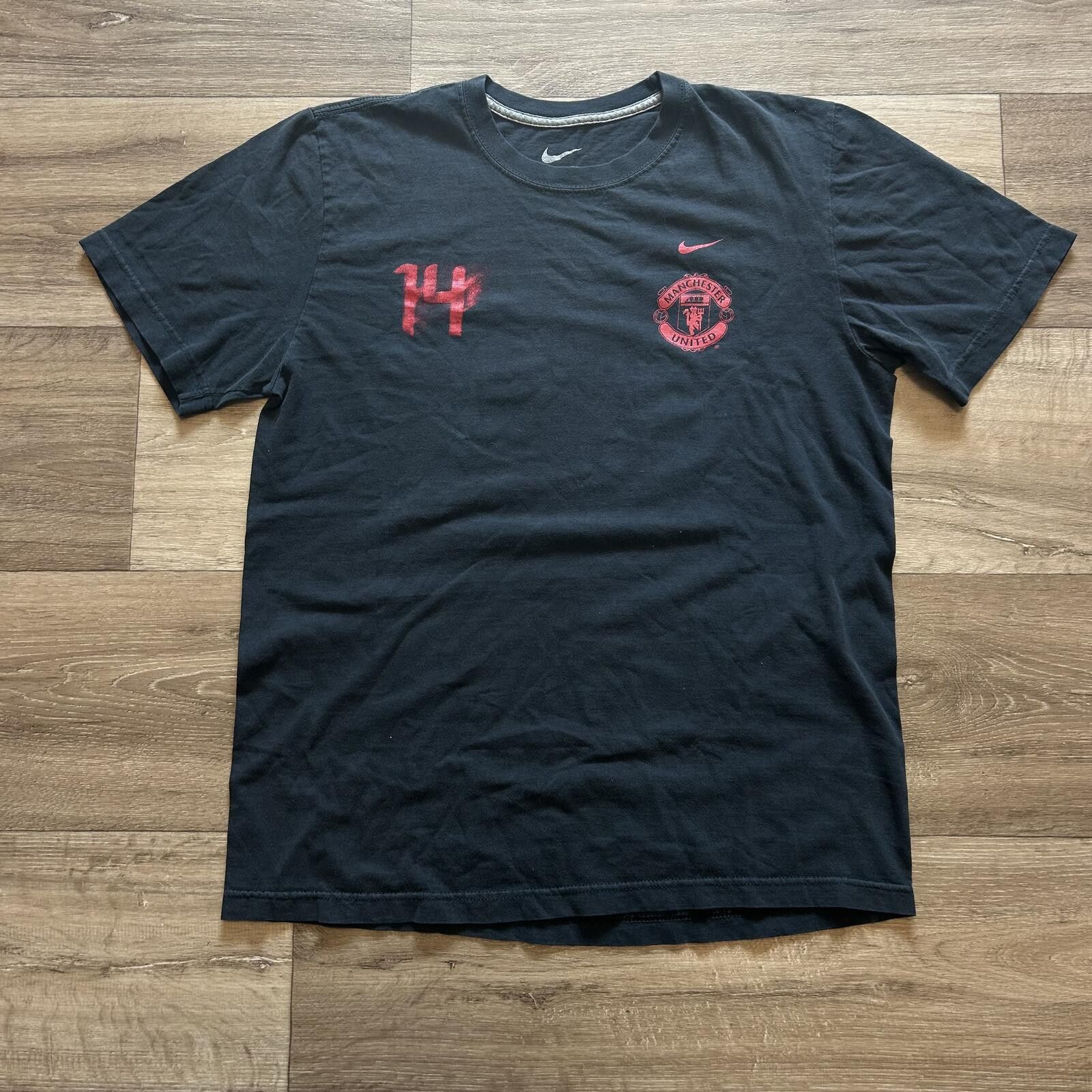 Nike Nike Manchester United Chicharito #14 Black t shirt size M Size US L / EU 52-54 / 3 - 1 Thumbnail