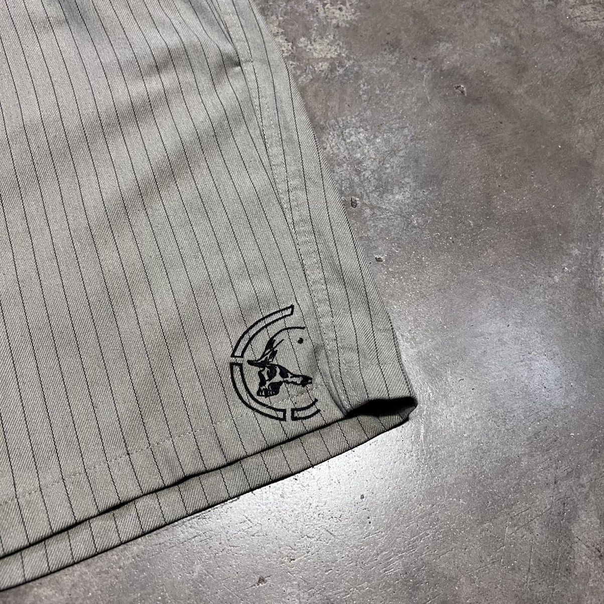 Vintage Vintage Y2K Metal Mulisha Pinstripe Shorts Embroidered Skate Size US 38 / EU 54 - 3 Thumbnail