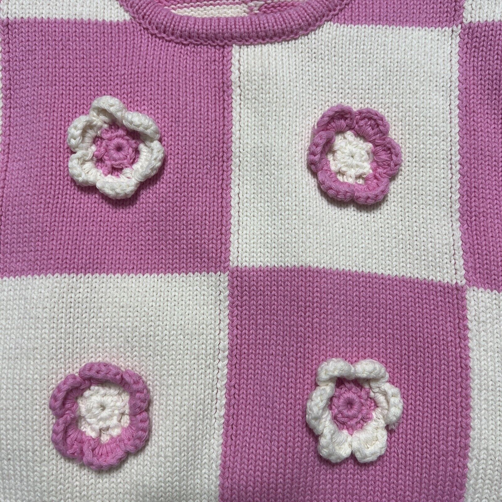 Other Entro Women Pink White Crochet Flowers Stretch Knit Top Sz M Size M / US 6-8 / IT 42-44 - 2 Thumbnail