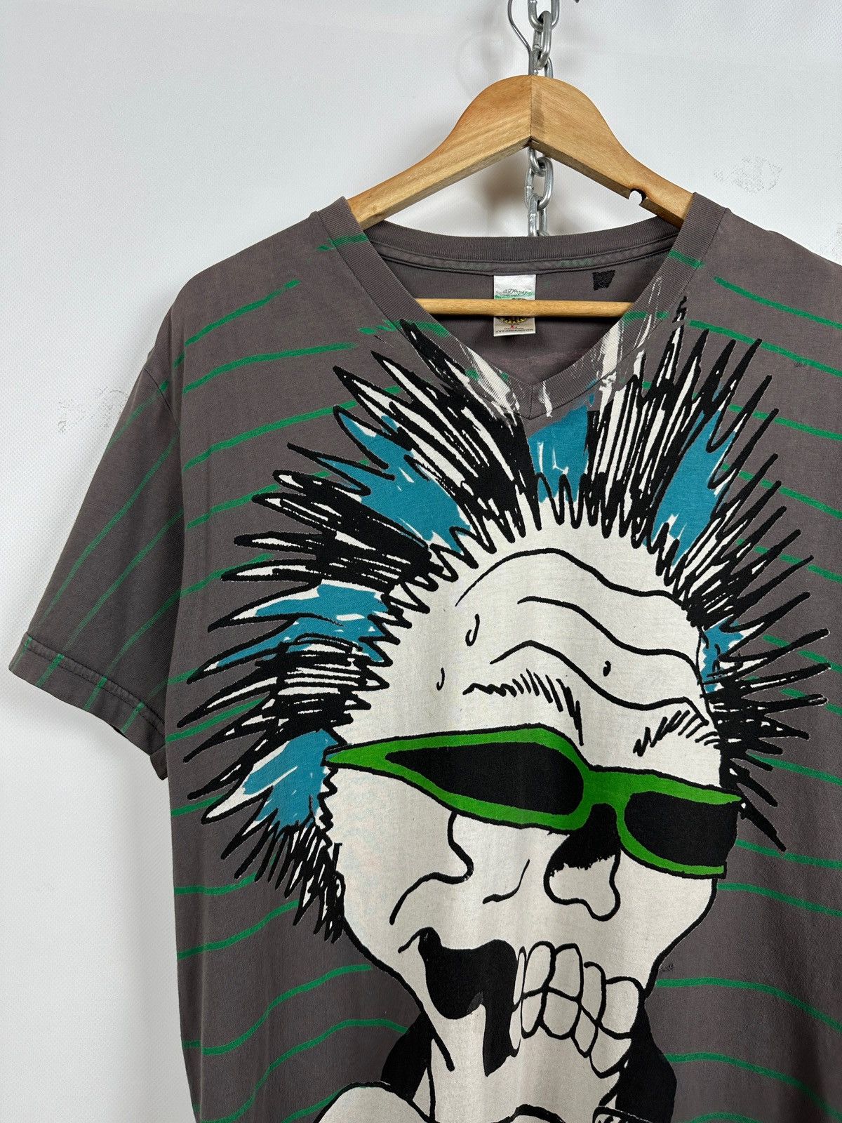 Christian Audigier Vintage Ed Hardy by Christian Audigier V-Neck Skull T-Shirt Size US L / EU 52-54 / 3 - 5 Thumbnail