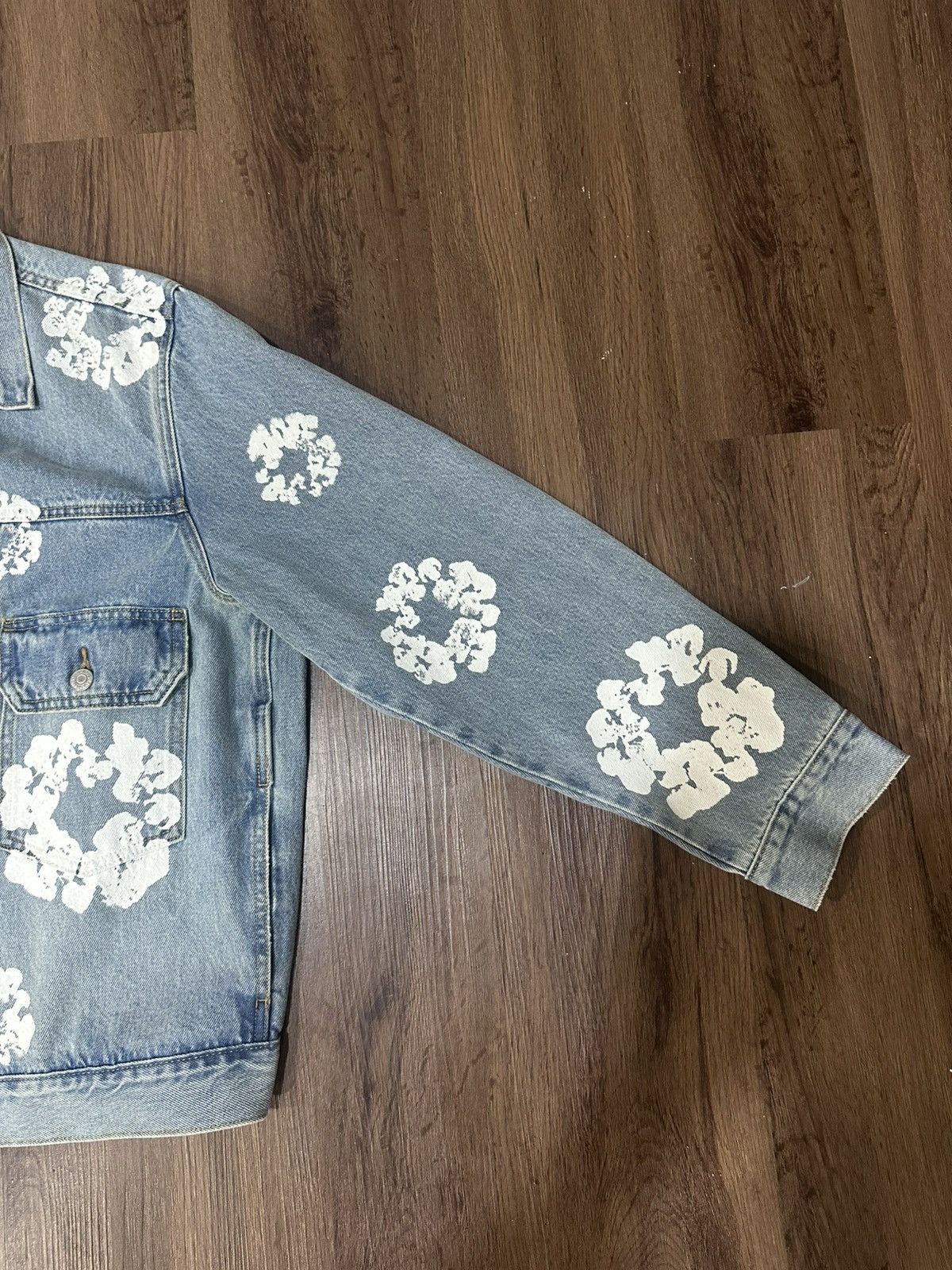 DENIM TEARS × Levi's Denim Tears x Levis Light Blue Cotton Wreath Denim Jacket Size US L / EU 52-54 / 3 - 4 Thumbnail