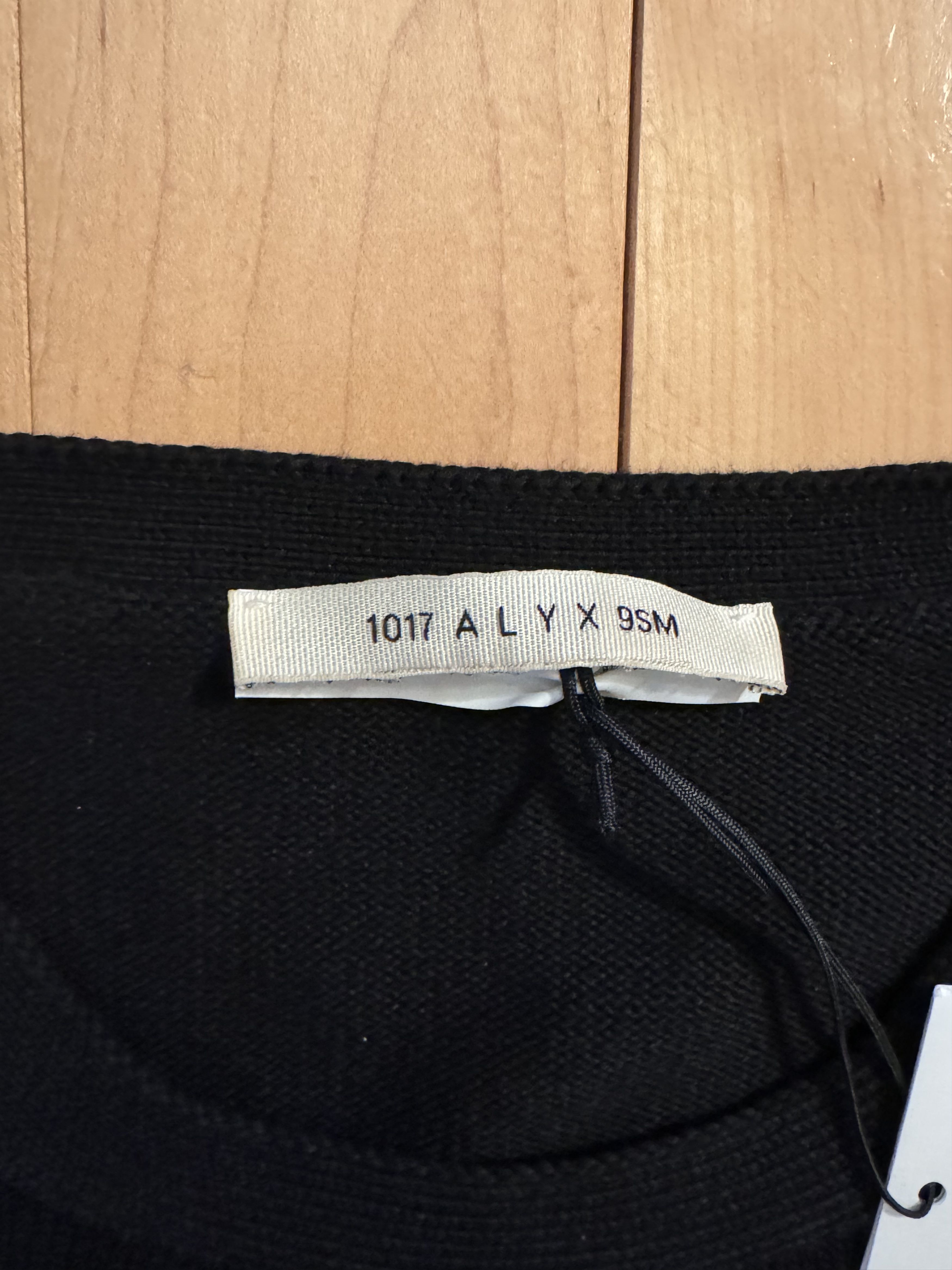 1017 ALYX 9SM Treated Logo Crewneck Size US M / EU 48-50 / 2 - 2 Thumbnail