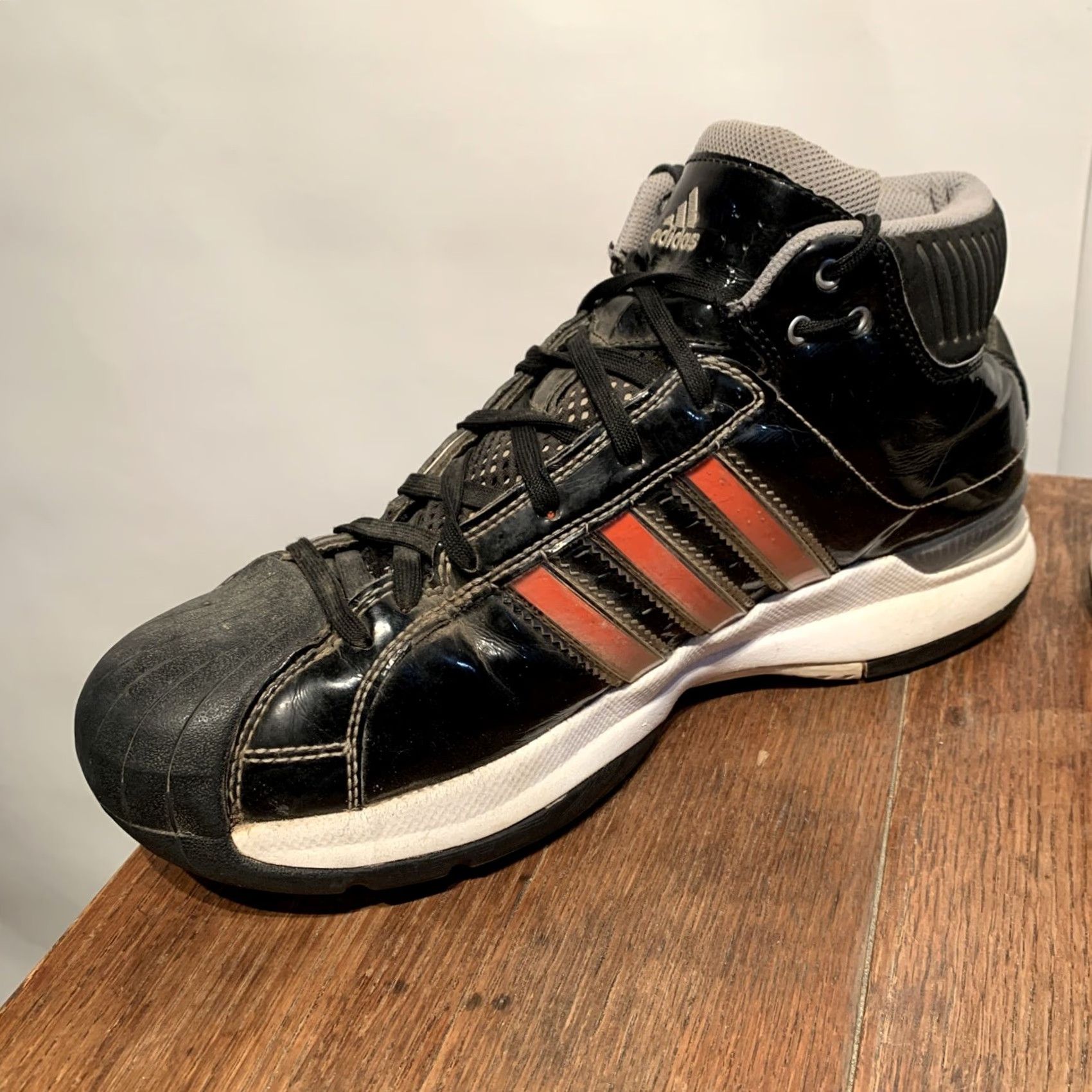 Adidas VINTAGE Adidas Basketball Shoes High Top Mens 8.5 Black White Rare 2008 Basketball Shoes Mens Size 8.5 Adidas Basketball Vintage 2008 Mens Black White Size US M / EU 48-50 / 2 - 6 Thumbnail