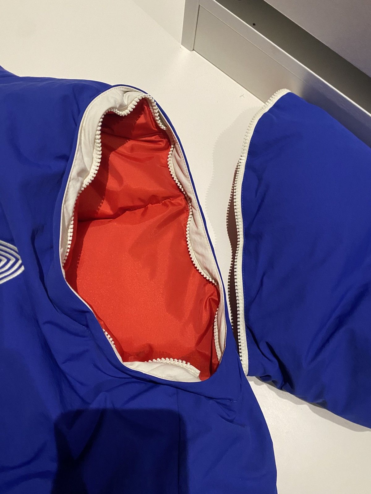 Gucci Gg Gucci down puffer jacket with detachable sleeves! Size US M / EU 48-50 / 2 - 15 Thumbnail
