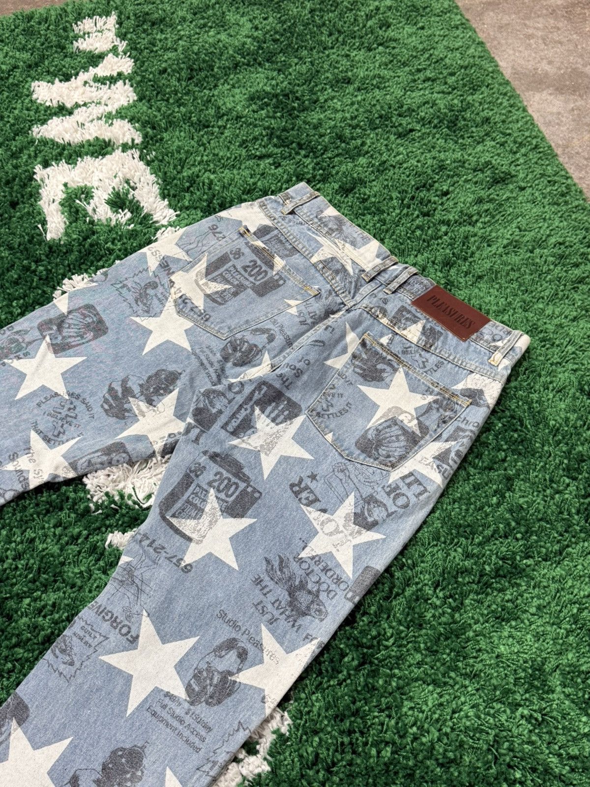 Pleasures Pleasures Star Logo Denim Jeans Sz. 32 Print Logos Size US 32 / EU 48 - 4 Thumbnail