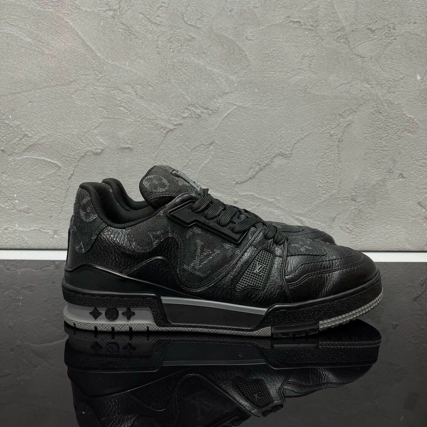 Louis Vuitton Louis Vuitton Nigo collaboration Trainer in black denim Size US 7 / EU 40 - 2 Thumbnail