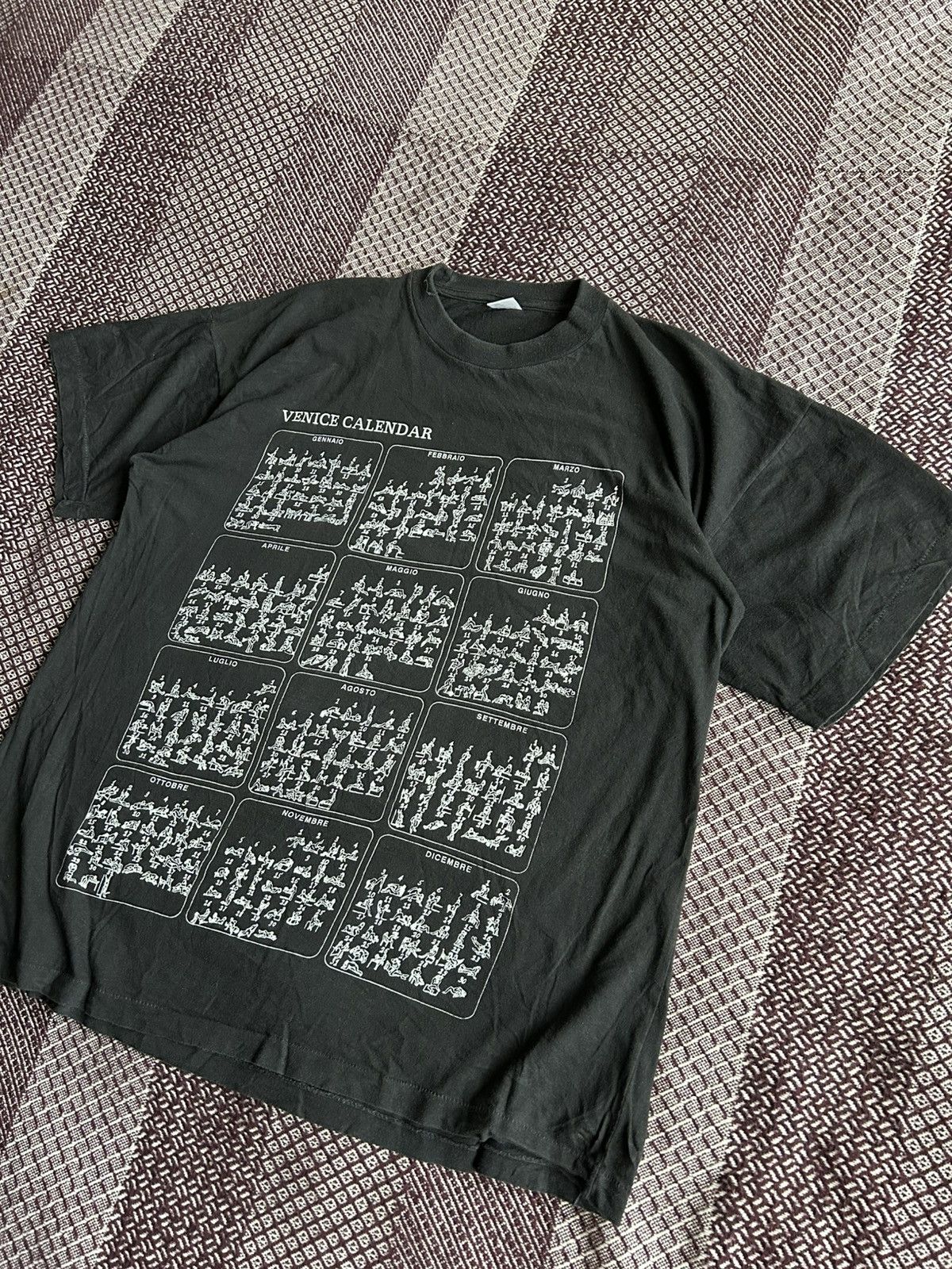 Vintage Vintage Rare Venice Calendar Crazy Streetwear Style Y2K Size US XXL / EU 58 / 5 - 2 Thumbnail