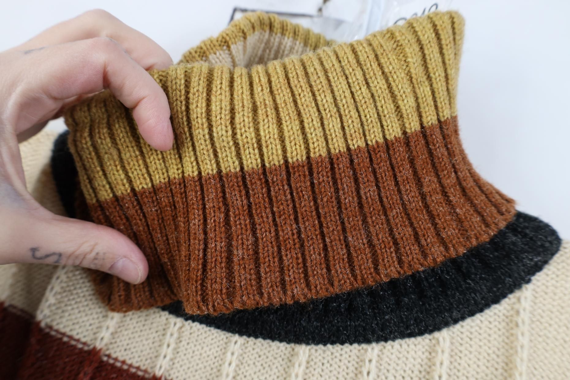 Vintage Vintage 70s Streetwear Earth Tone Chunky Turtleneck Sweater Size L / US 10 / IT 46 - 7 Thumbnail
