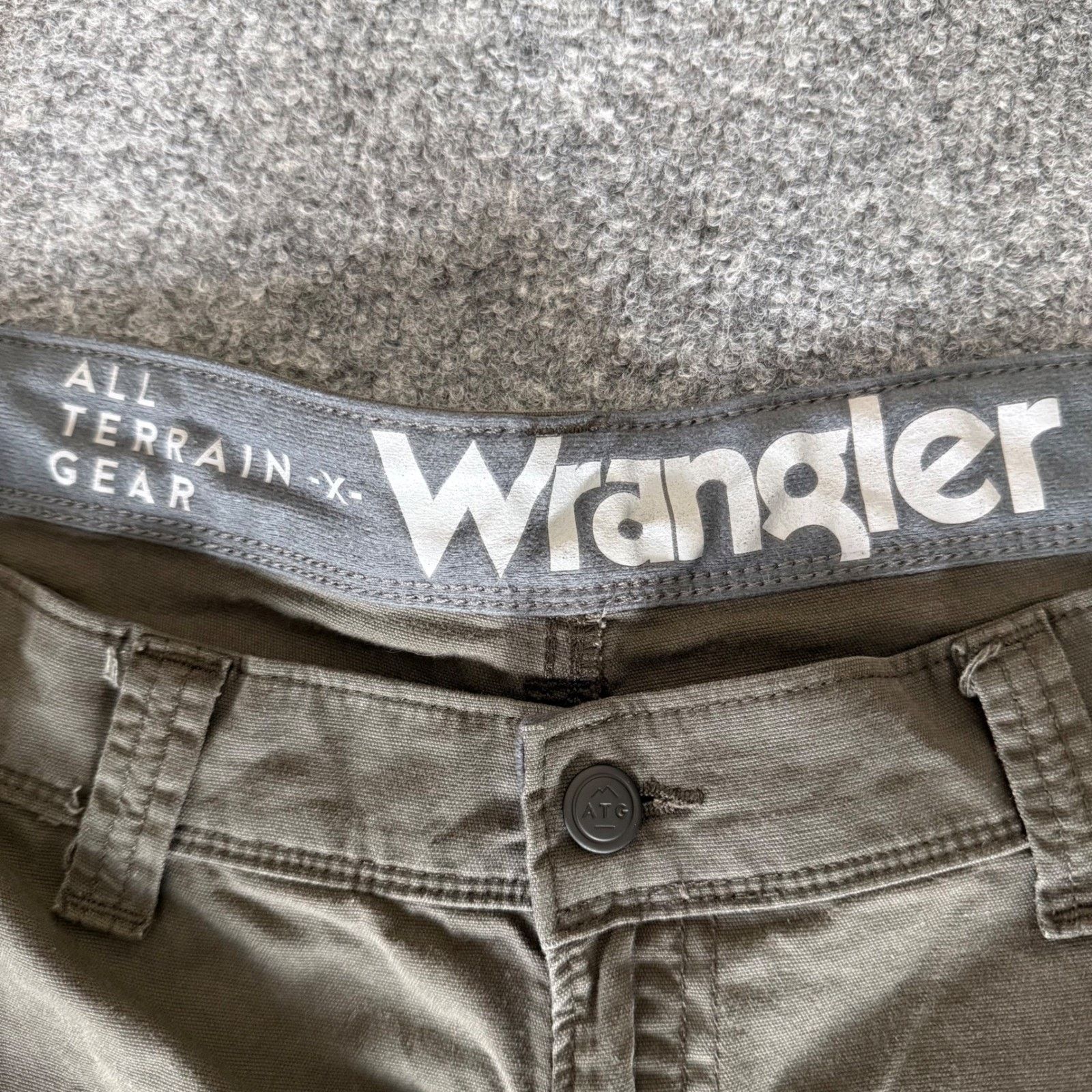 Wrangler Wrangler ATG Mens 38x32 Olive Outdoor Hiking Pants Size US 38 / EU 54 - 2 Thumbnail