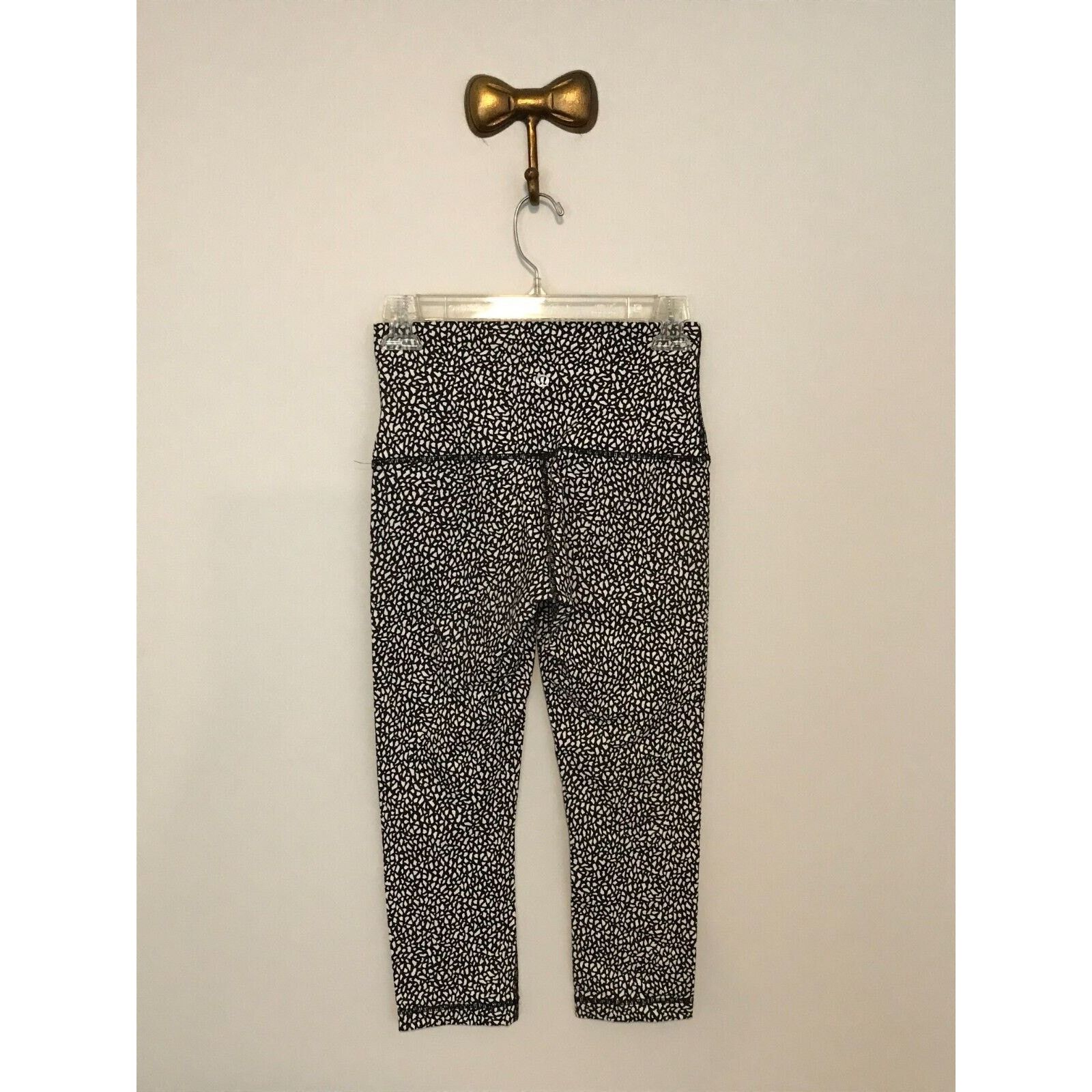 Lululemon Lululemon Wunder Under Crop Hi Rise Miss Mosaic Black/White Size 28" / US 6 / IT 42 - 2 Thumbnail