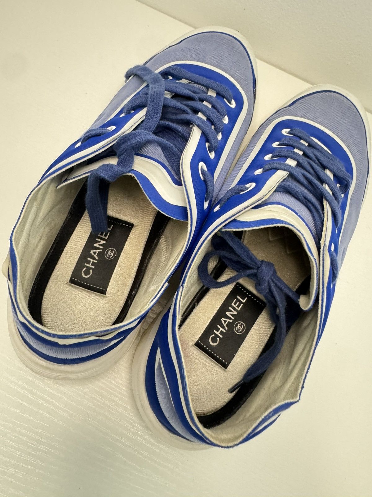 Chanel Chanel Blue White Logo Sneakers Size 42 Preowned Size US 9 / EU 42 - 5 Thumbnail