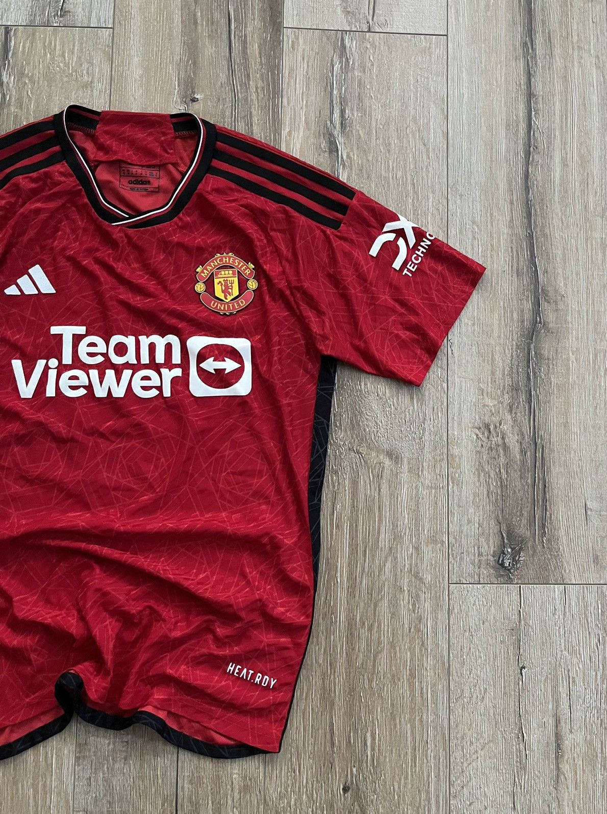 Other MANCHESTER UNITED 23/24 JERSEY #6 MARTINEZ Size US M / EU 48-50 / 2 - 4 Thumbnail
