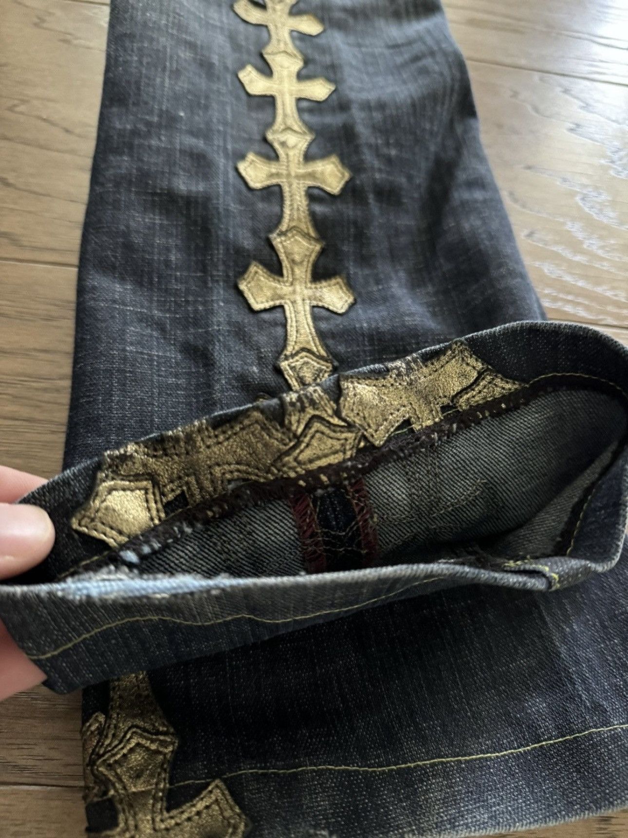 Chrome Hearts Chrome Hearts Notify Custom Gold Leather Cross Patch Denim Size 27" / US 4 / IT 40 - 17 Thumbnail