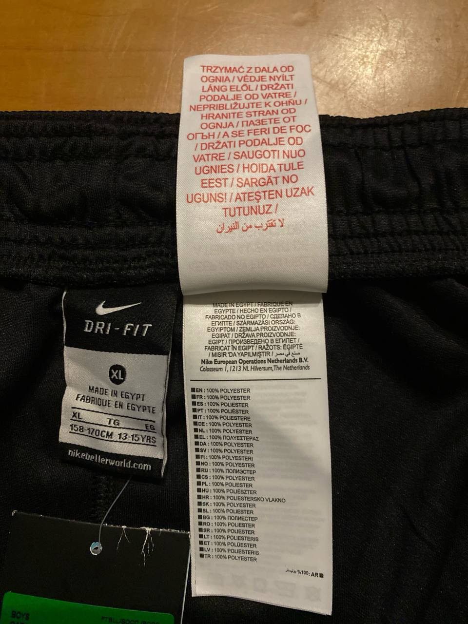 Nike Vintage Nike Training Swoosh Shorts Size US 30 / EU 46 - 9 Thumbnail