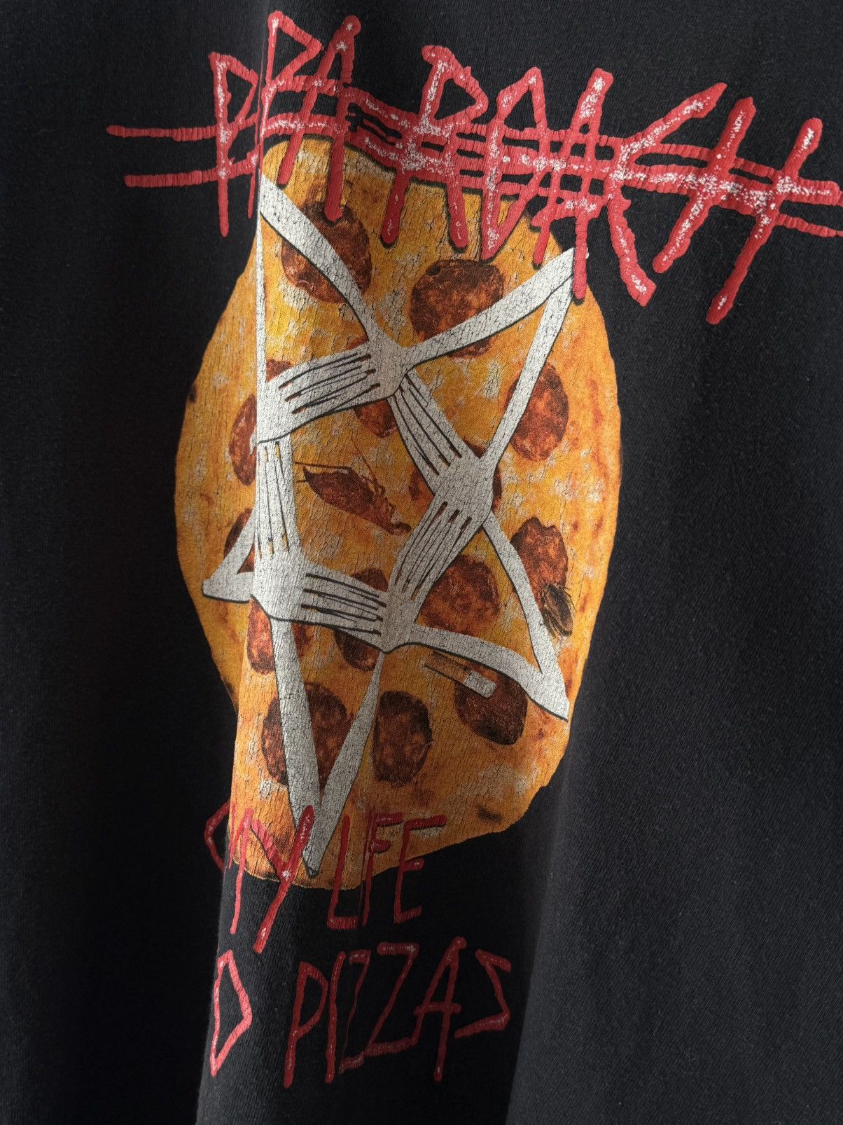 Band Tees Vintage Papa Roach ‘Last Resort’ Band Parody T-Shirt Size US M / EU 48-50 / 2 - 2 Thumbnail