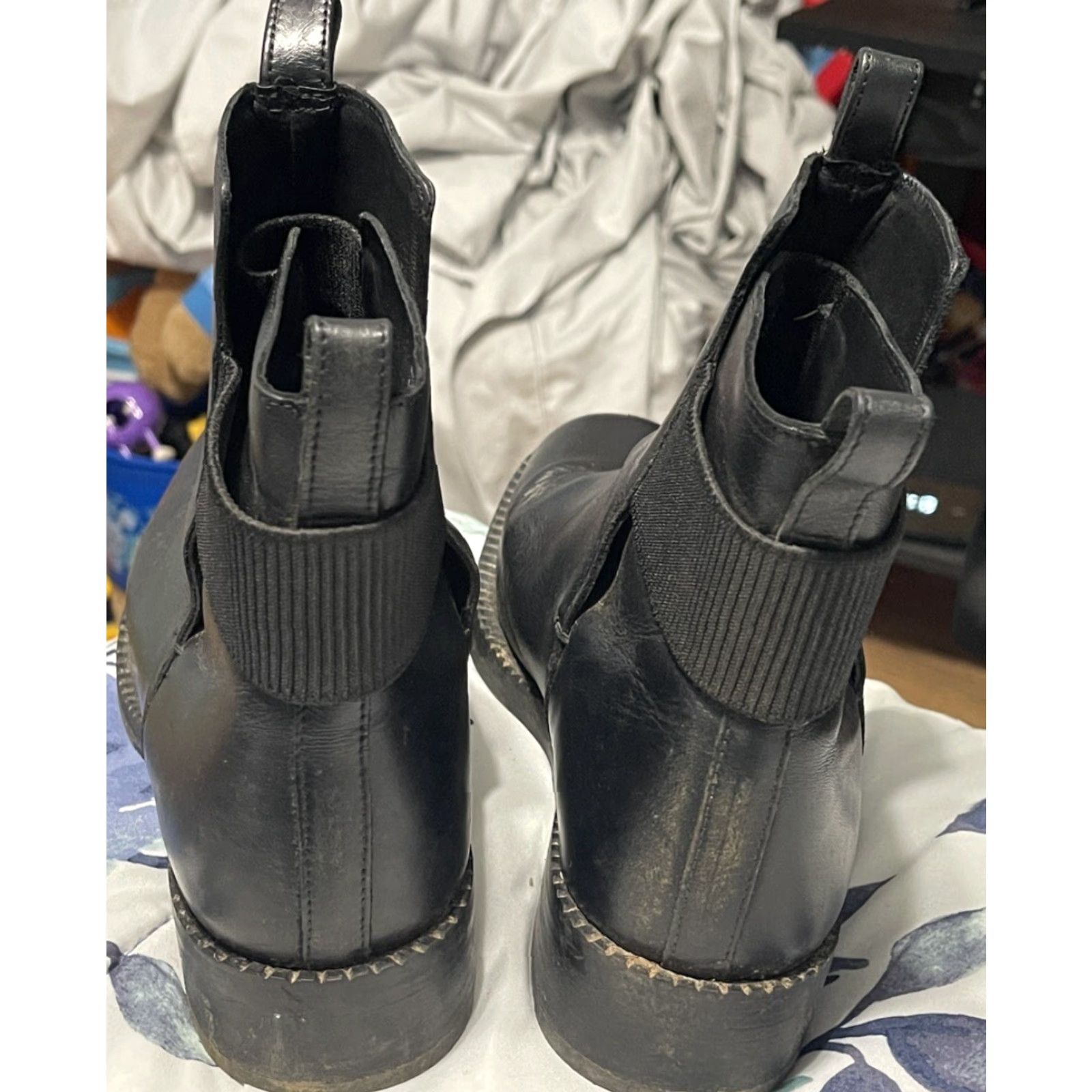 Cos COS Leather Chelsea Boots Ankle Women 9.5 Black Chelsea Boots Cos Leather Black 9.5 Womens Size US 9.5 / IT 39.5 - 3 Thumbnail