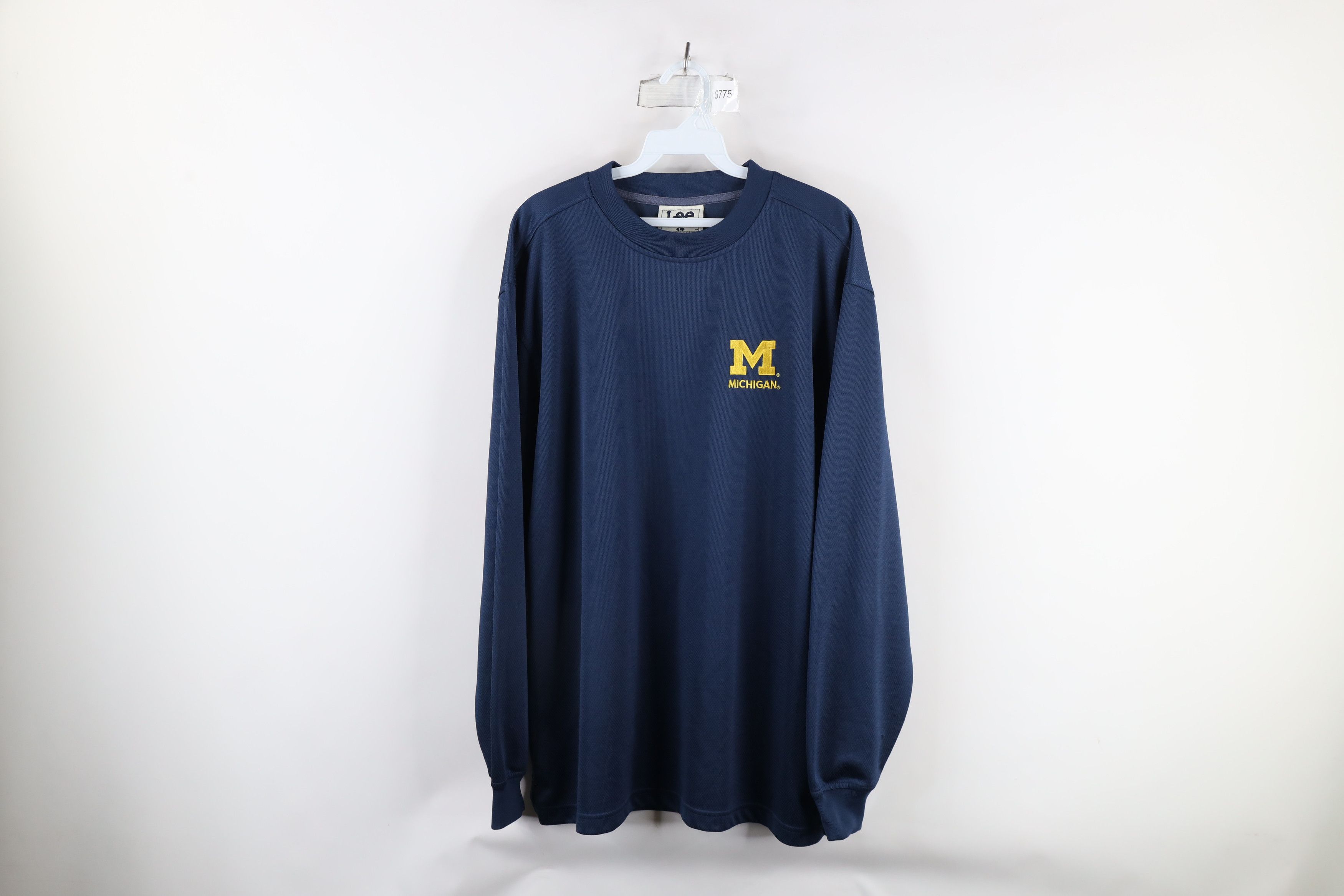 Vintage Vintage 90s University of Michigan Knit Long Sleeve T-Shirt Size US L / EU 52-54 / 3 - 1 Thumbnail