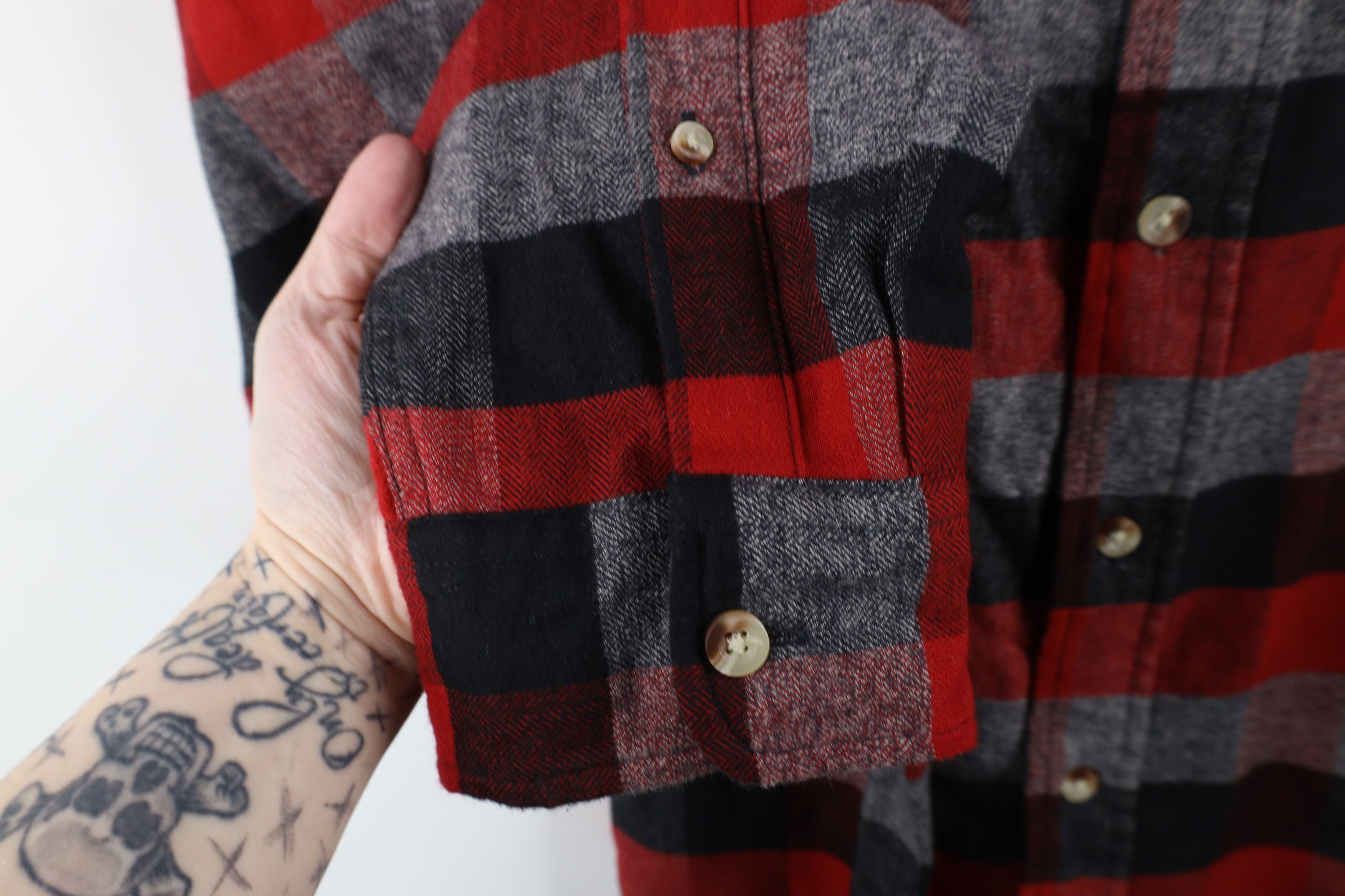 Vintage Vintage Y2K Streetwear Collared Button Down Shirt Plaid Size US XL / EU 56 / 4 - 6 Thumbnail