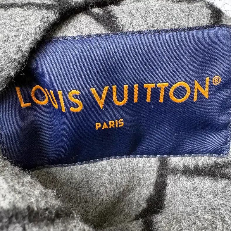 Louis Vuitton Louis Vuitton Three-flower full-print double-faced wool ho Size US S / EU 44-46 / 1 - 7 Thumbnail