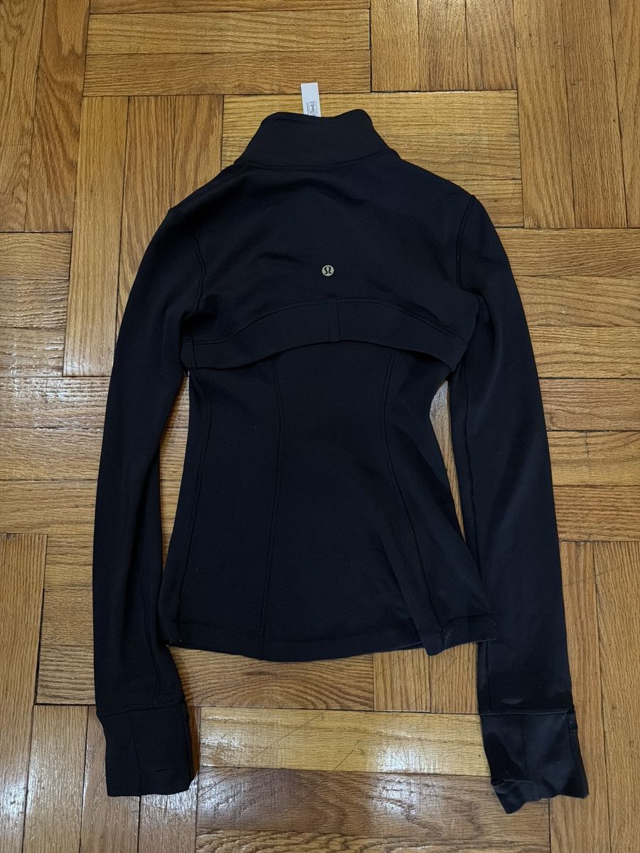 Lululemon Lululemon Define Jacket (Full Length)black/ gold zipper Size XS / US 0-2 / IT 36-38 - 2 Thumbnail