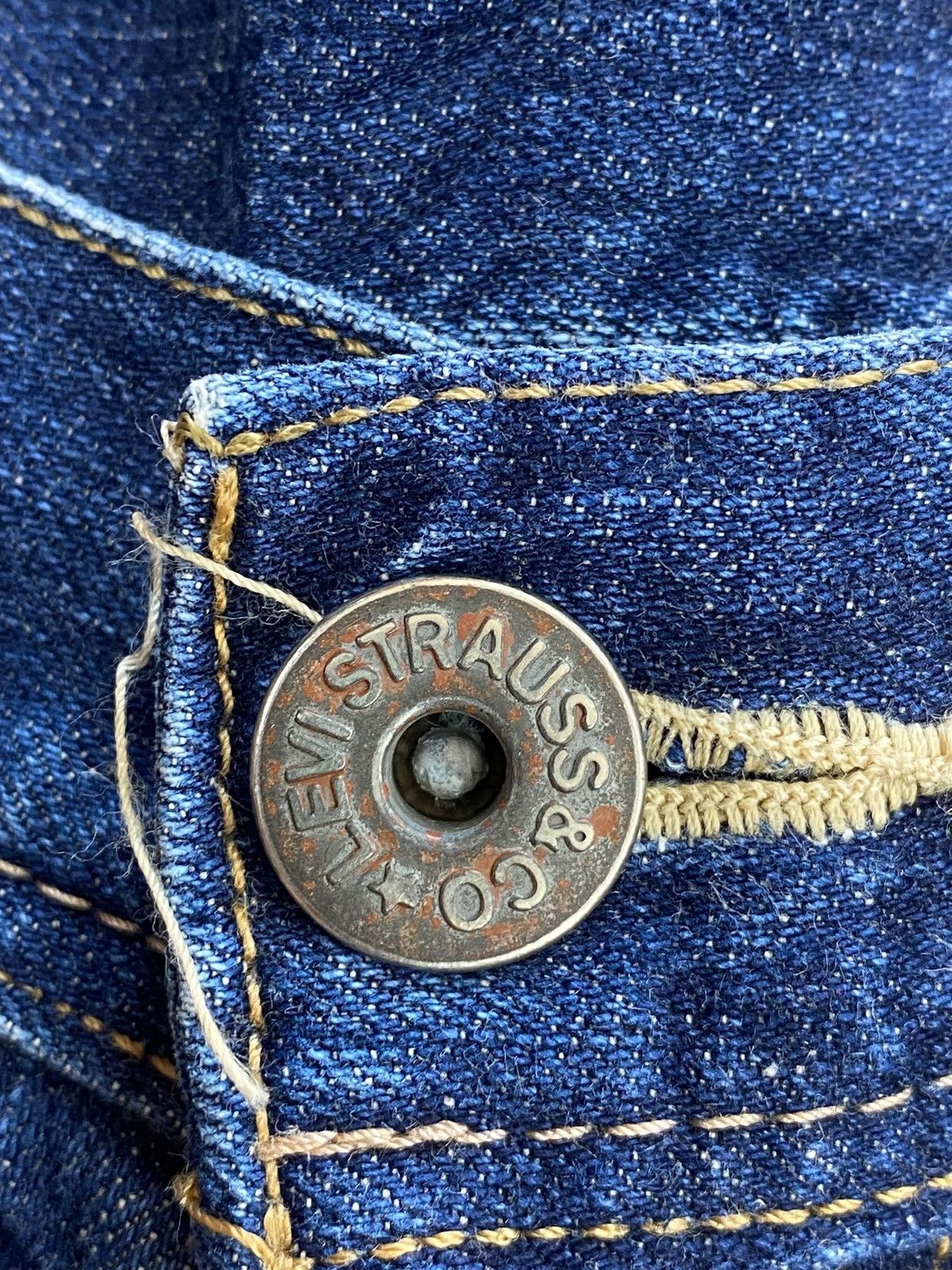 Levi's Levi’s Faded Blue Wash Style Boot Cut Leg Jeans Size US 28 / EU 44 - 10 Thumbnail