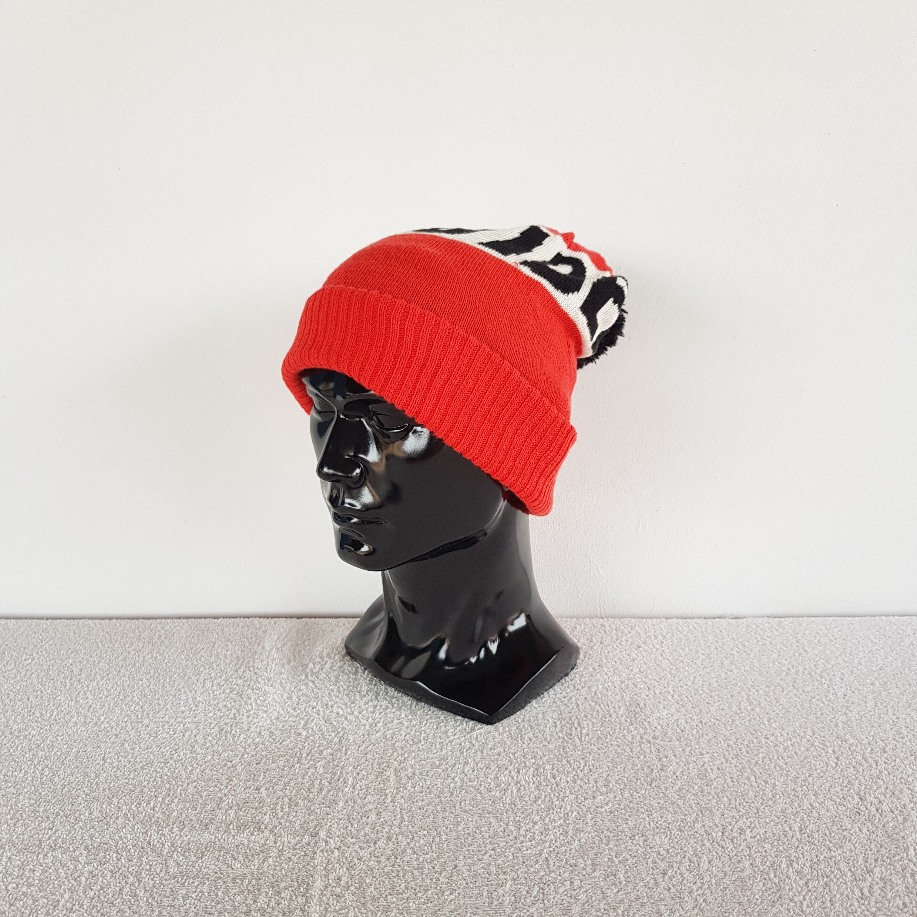 Japanese Brand Vintage Japanese Pom Pom Beanie 90s Knit Snow Caps Hats Size ONE SIZE - 1 Thumbnail