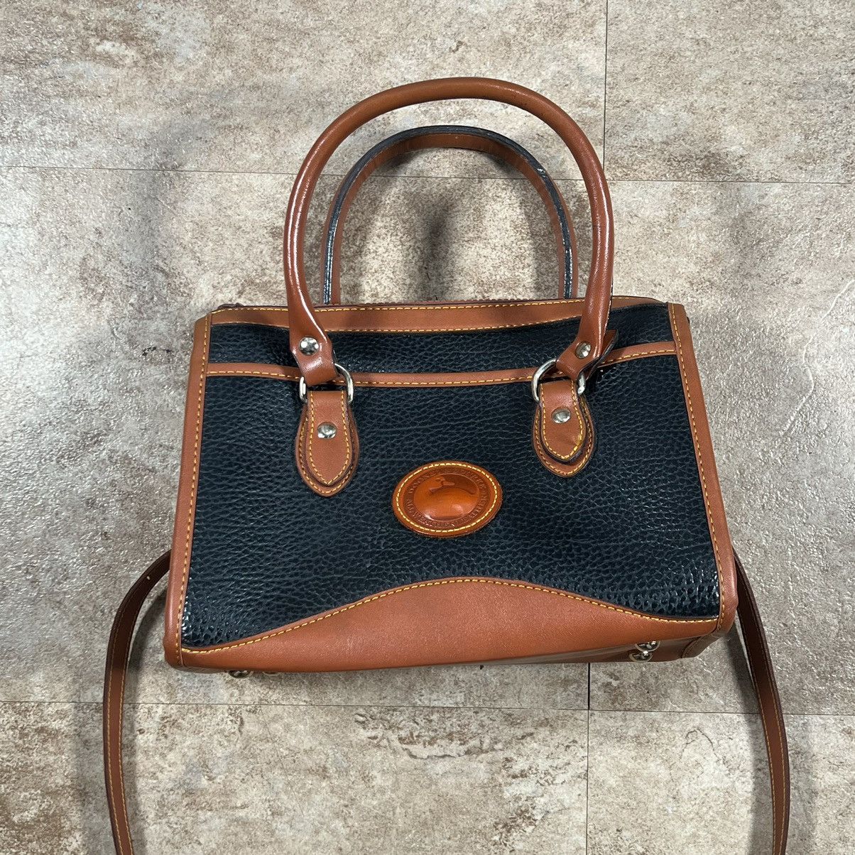 Dooney & Bourke × Vintage Vintage Dooney & Bourke Hand bag with shoulder strap, l Size ONE SIZE - 1 Thumbnail