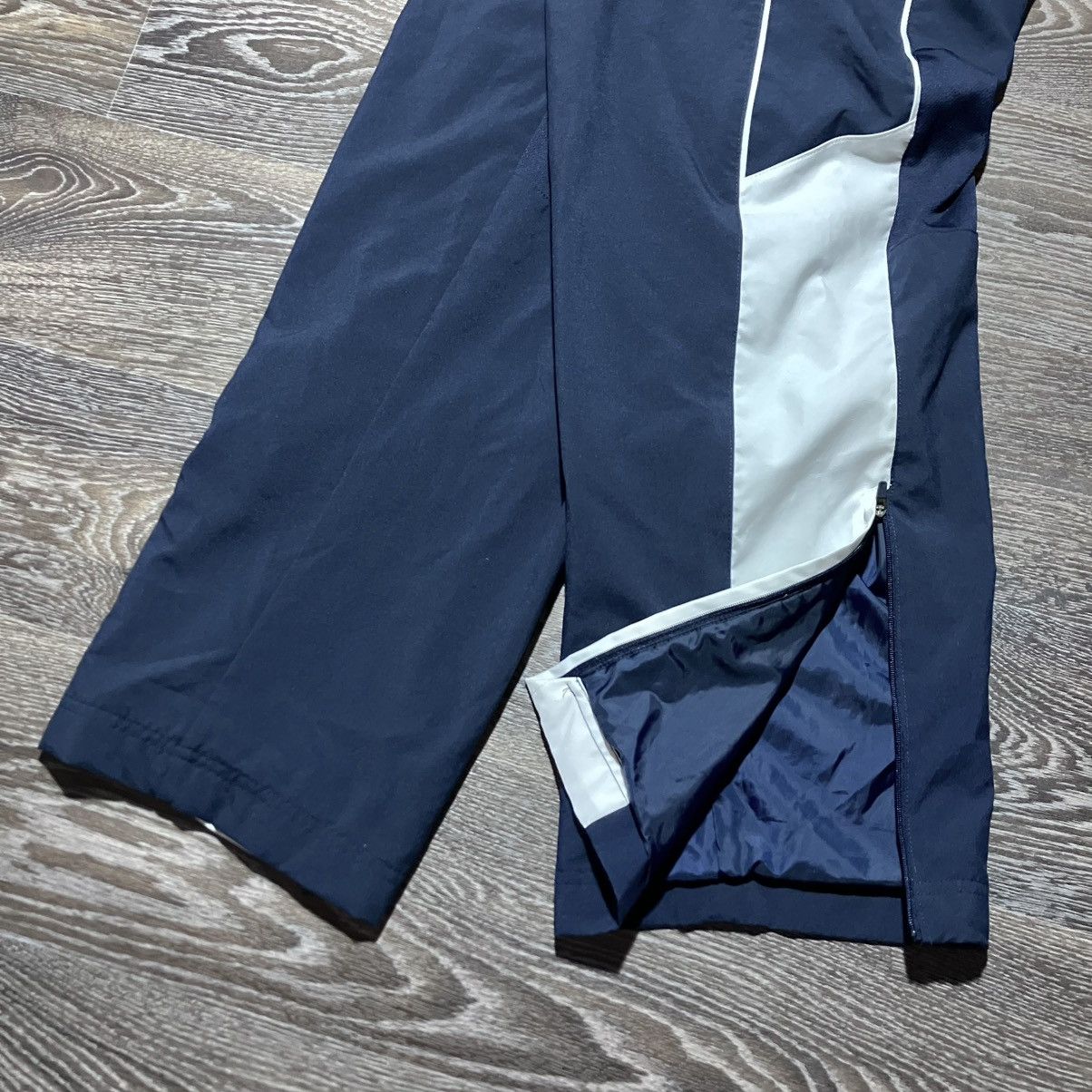 Nike Vintage NIKE Embroidered Mini Swoosh Baggy Fit Tracksuit Size US XL / EU 56 / 4 - 23 Thumbnail