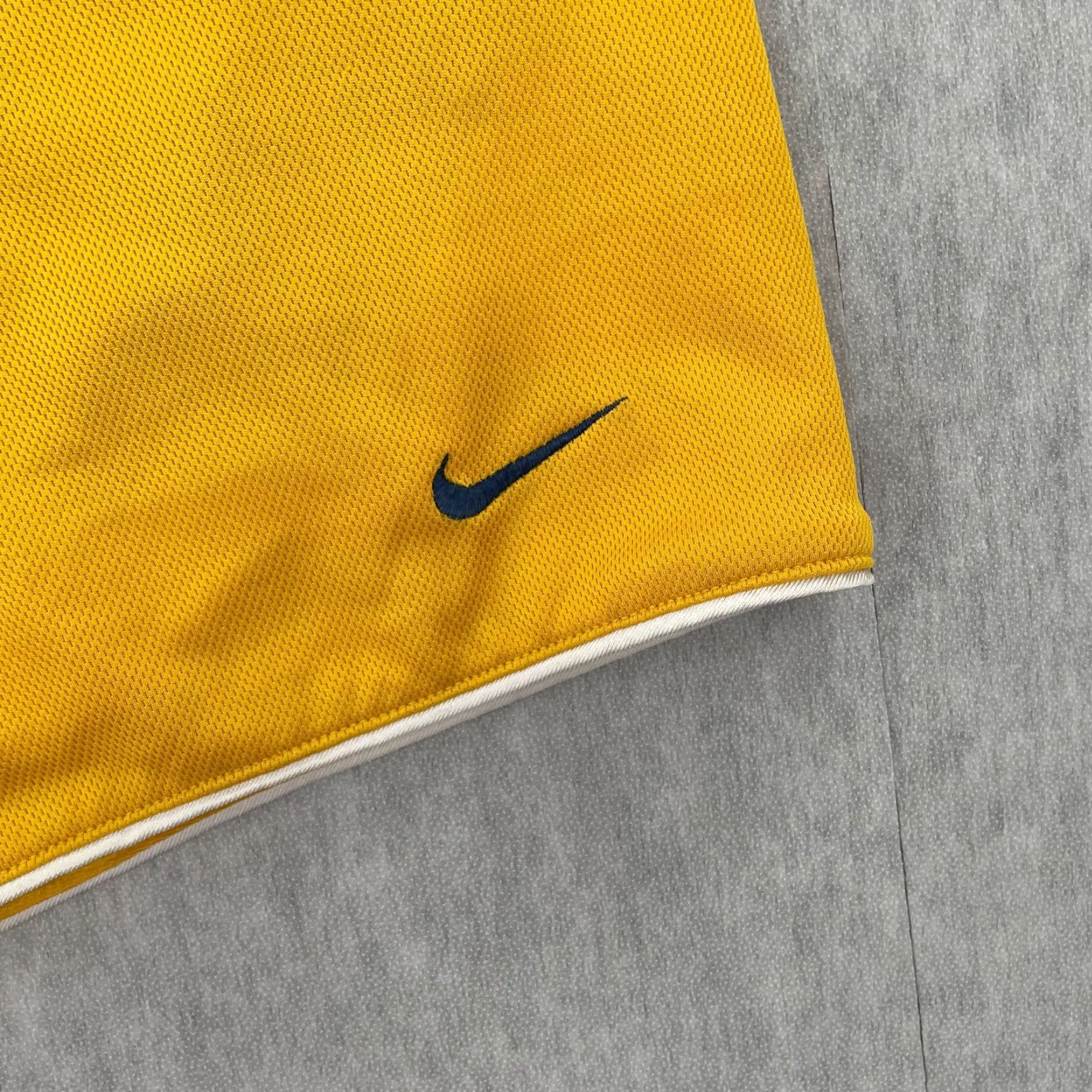 Nike VINTAGE Nike Shorts Adult Large Blue Yellow Reversible Stitched Logo Mens L Size US 33 - 4 Thumbnail