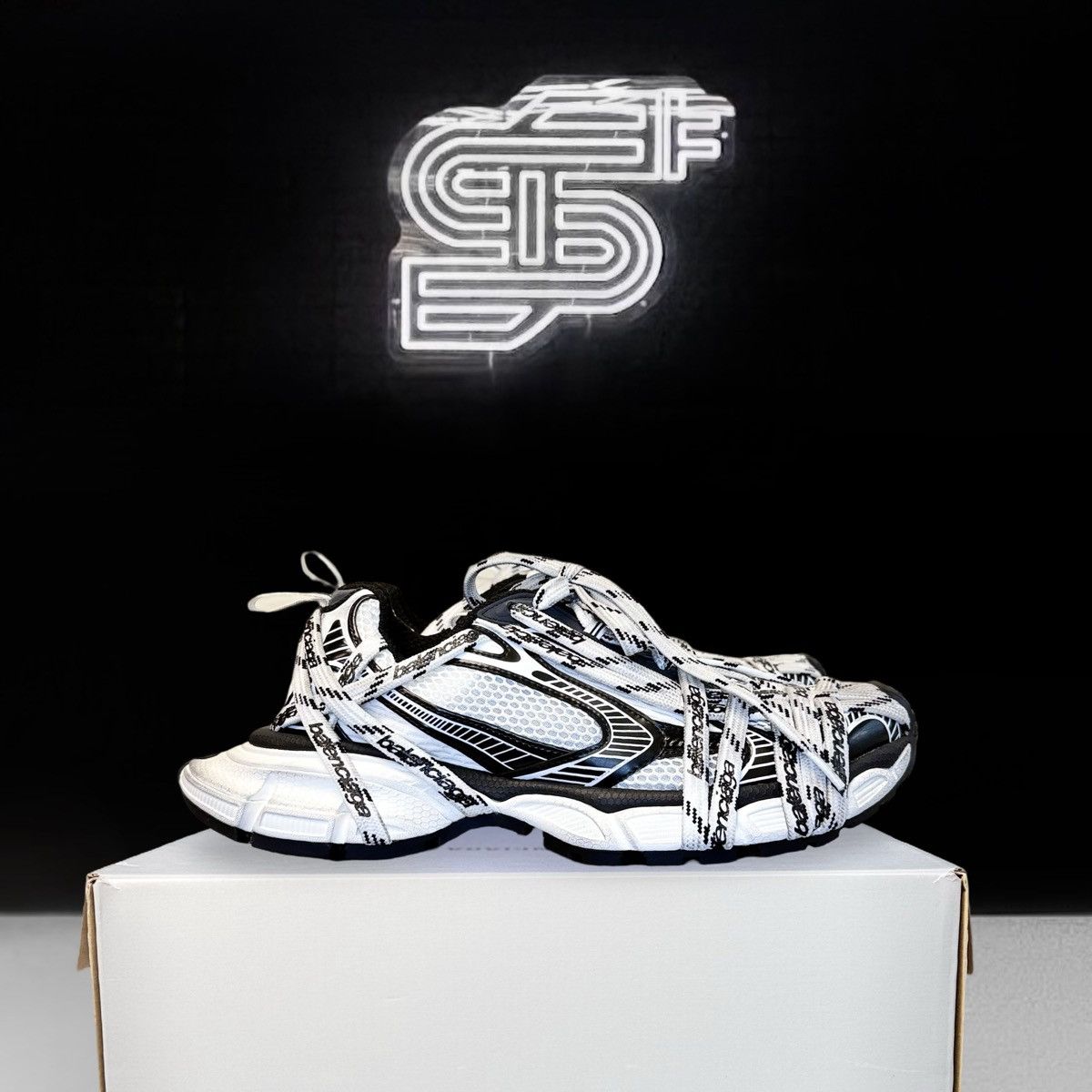 Balenciaga Balenciaga 3XL Extreme Lace Sneakers Size US 9 / EU 42 - 1 Thumbnail