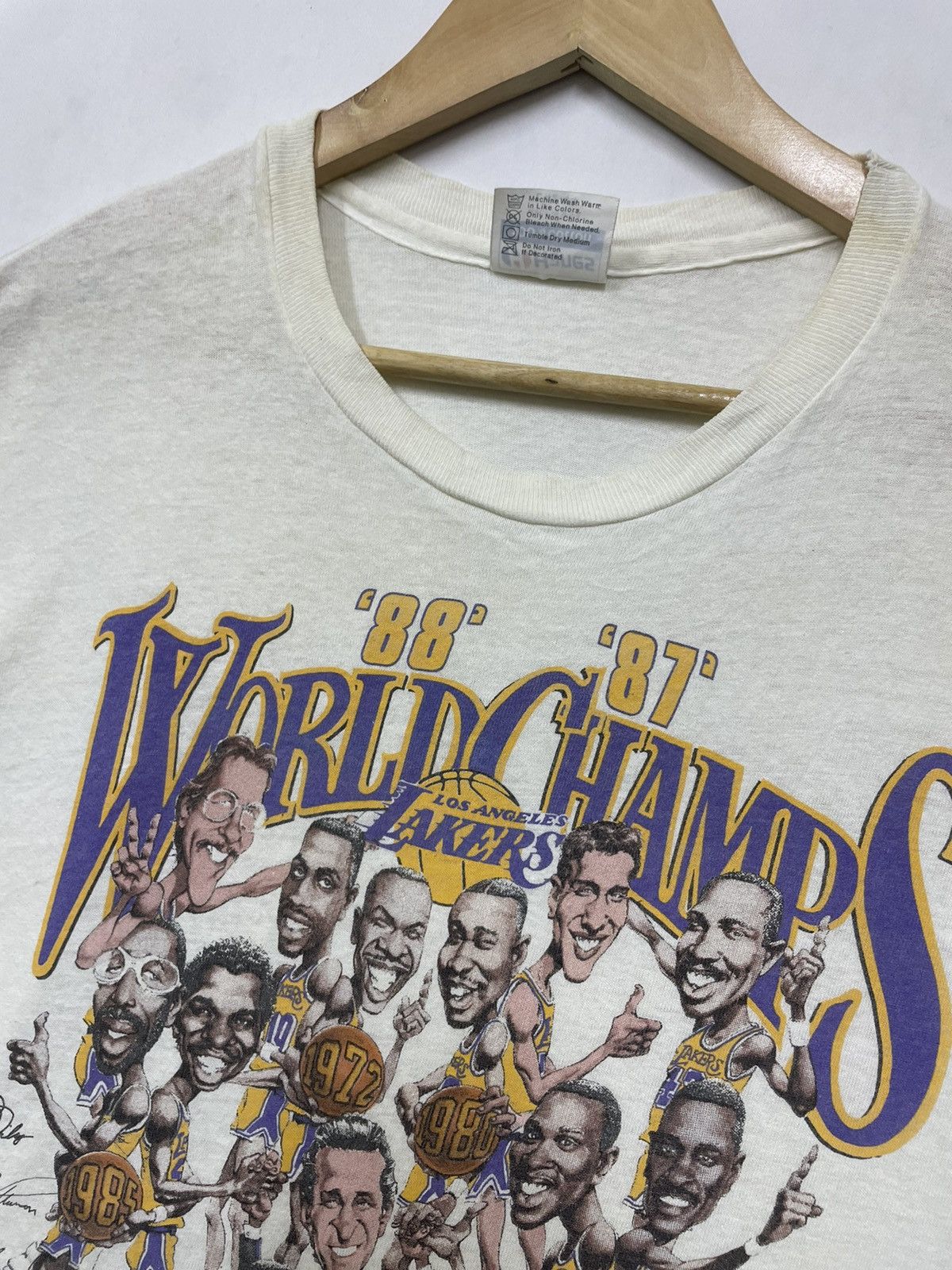 NBA Vintage Official 80s Salem Lakers NBA All Player Signature Size US L / EU 52-54 / 3 - 6 Thumbnail