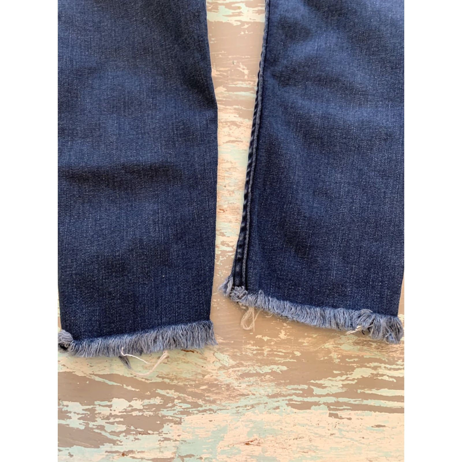 Denim & Co. VINTAGE 6 Denim Co Jeans Women's Dark Wash Distressed Stretch Denim Raw Hem 26" Inseam Blues Size 28" / US 6 / IT 42 - 6 Thumbnail