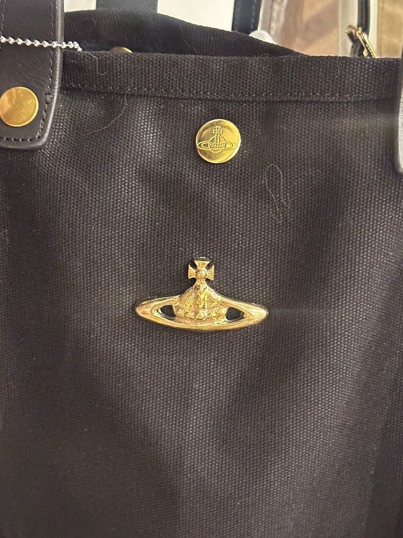 Vivienne Westwood Vivienne Westwood size os Saturn Logo fastened with a butto Size ONE SIZE - 6 Thumbnail